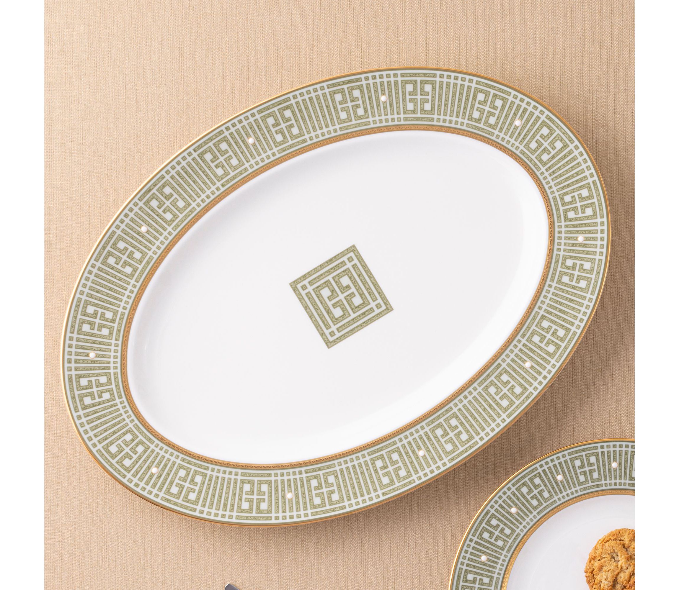 Infinity Oval Platter, 14"