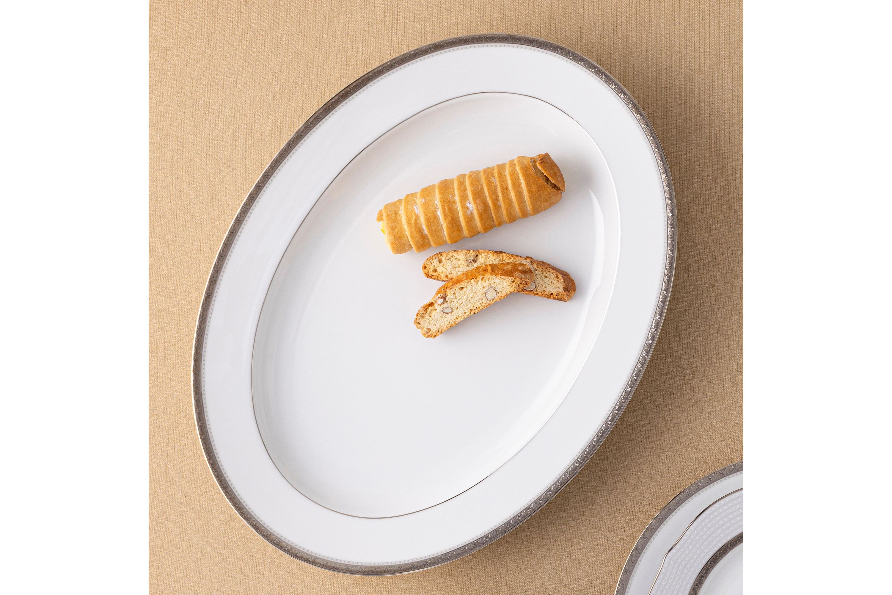 Charlotta Oval Platter, 16"