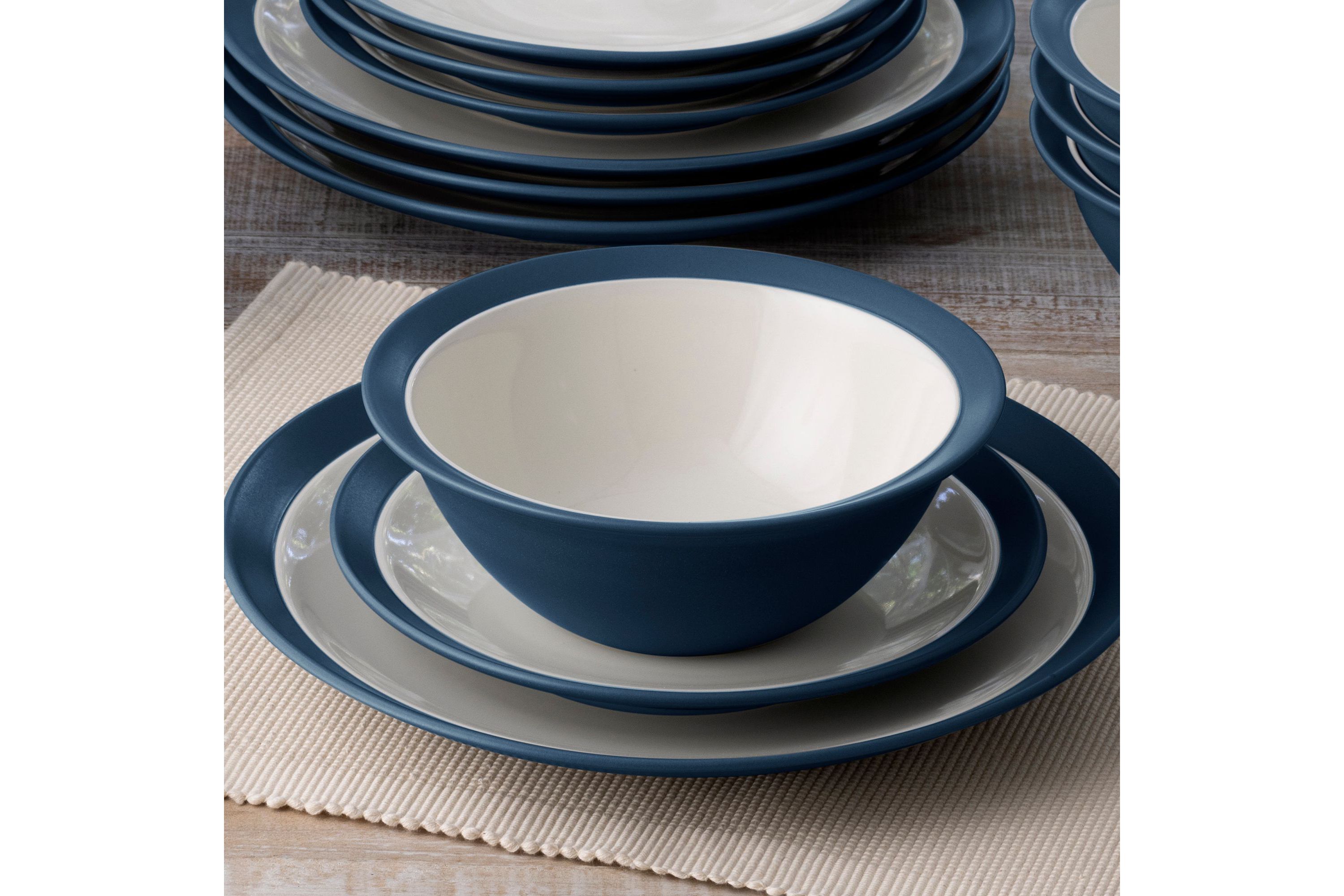 Colorwave Set Of 4 Curve Soup/Cereals, 7", 22 oz.