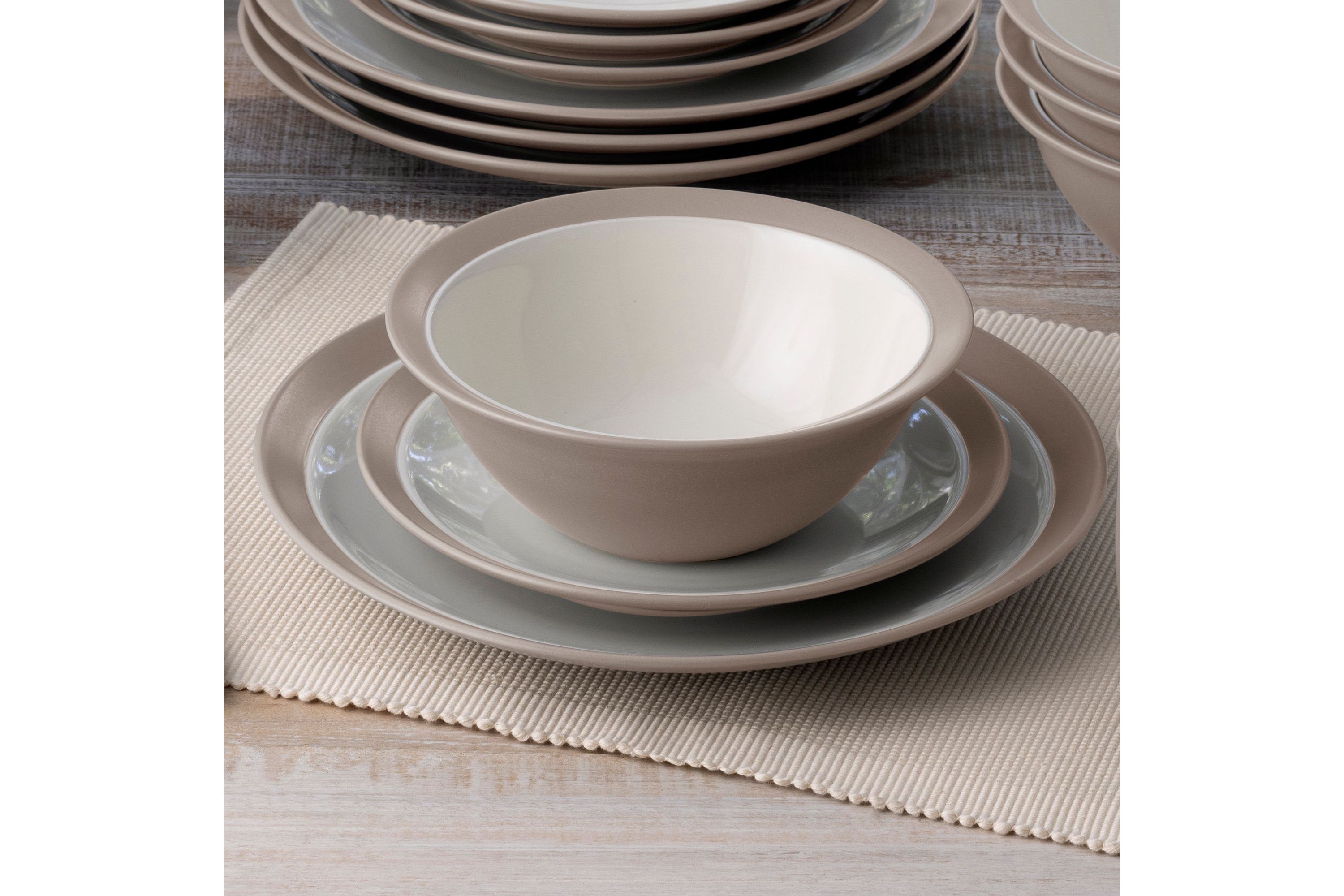 Colorwave Set Of 4 Curve Soup/Cereals, 7", 22 Oz.