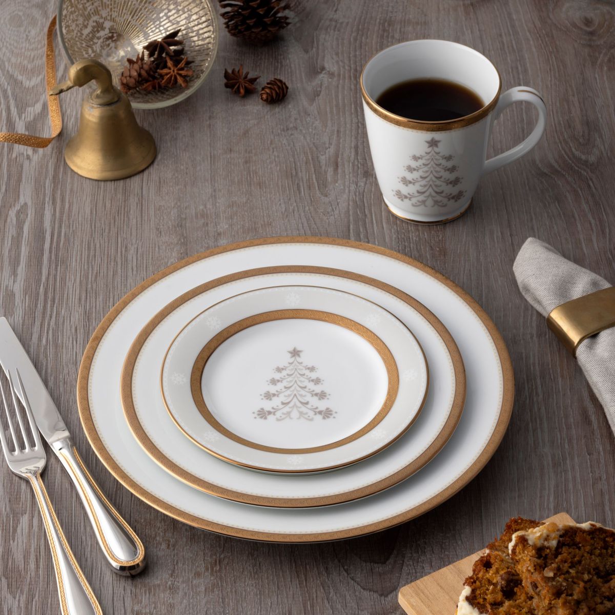 Charlotta Gold Set Of 4 Holiday Appetizer Plates, 6-1/4"