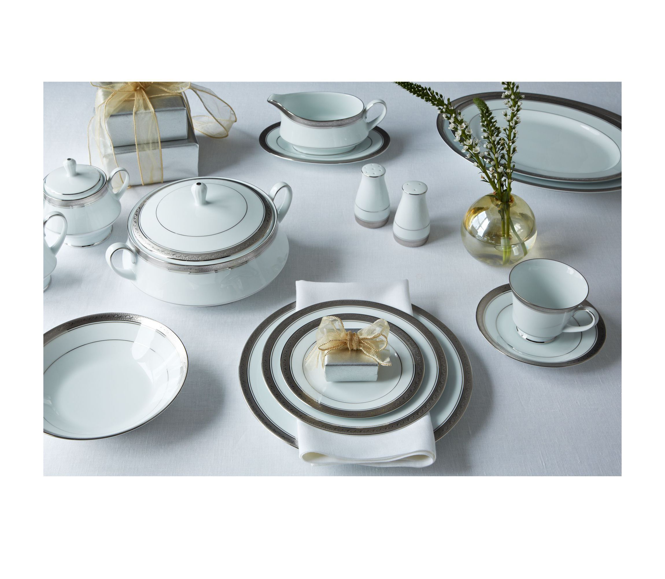 Crestwood Set Of 4 Saucers, 6"