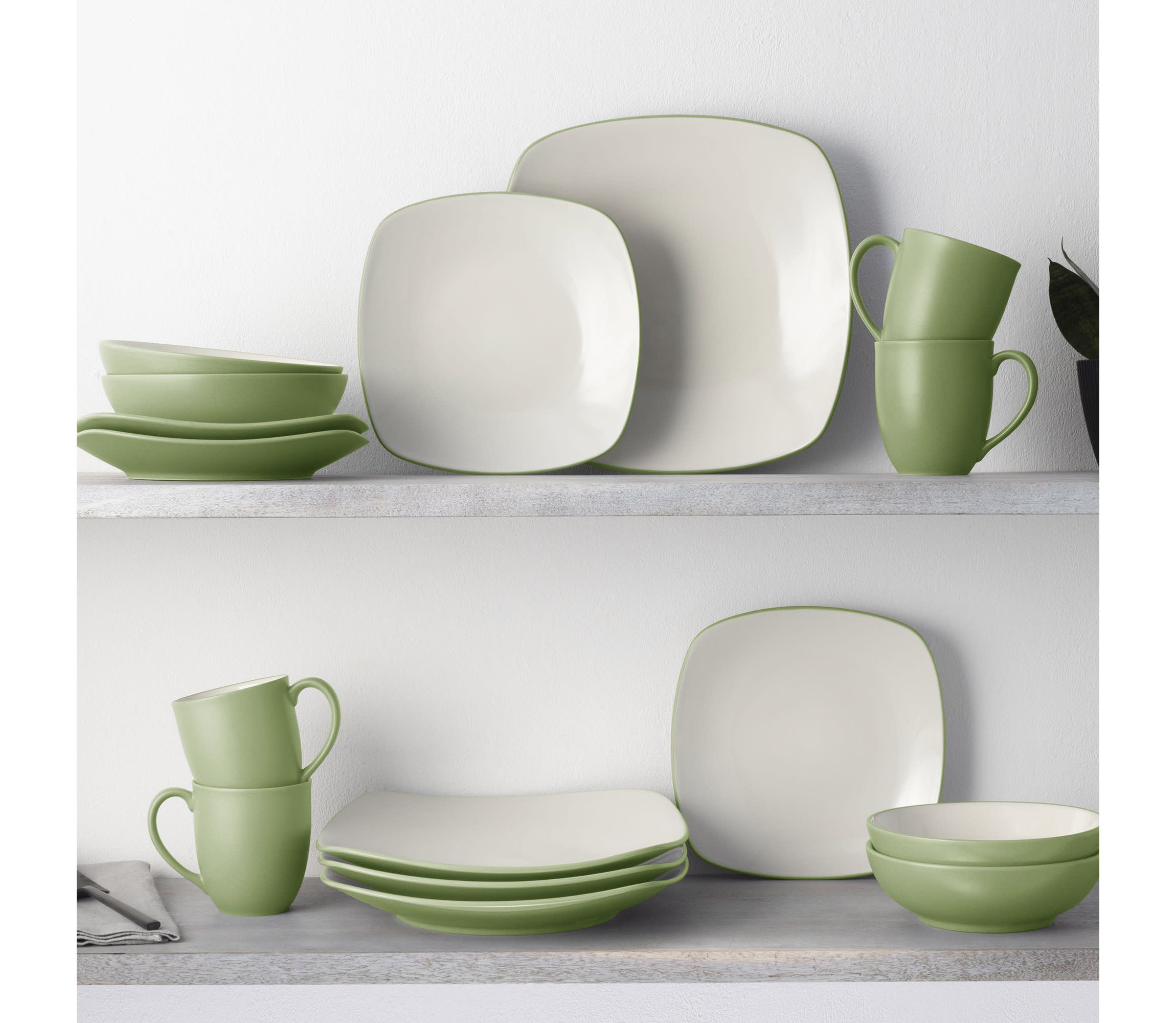 Colorwave 16-Piece Square Dinnerware Set, Service for 4