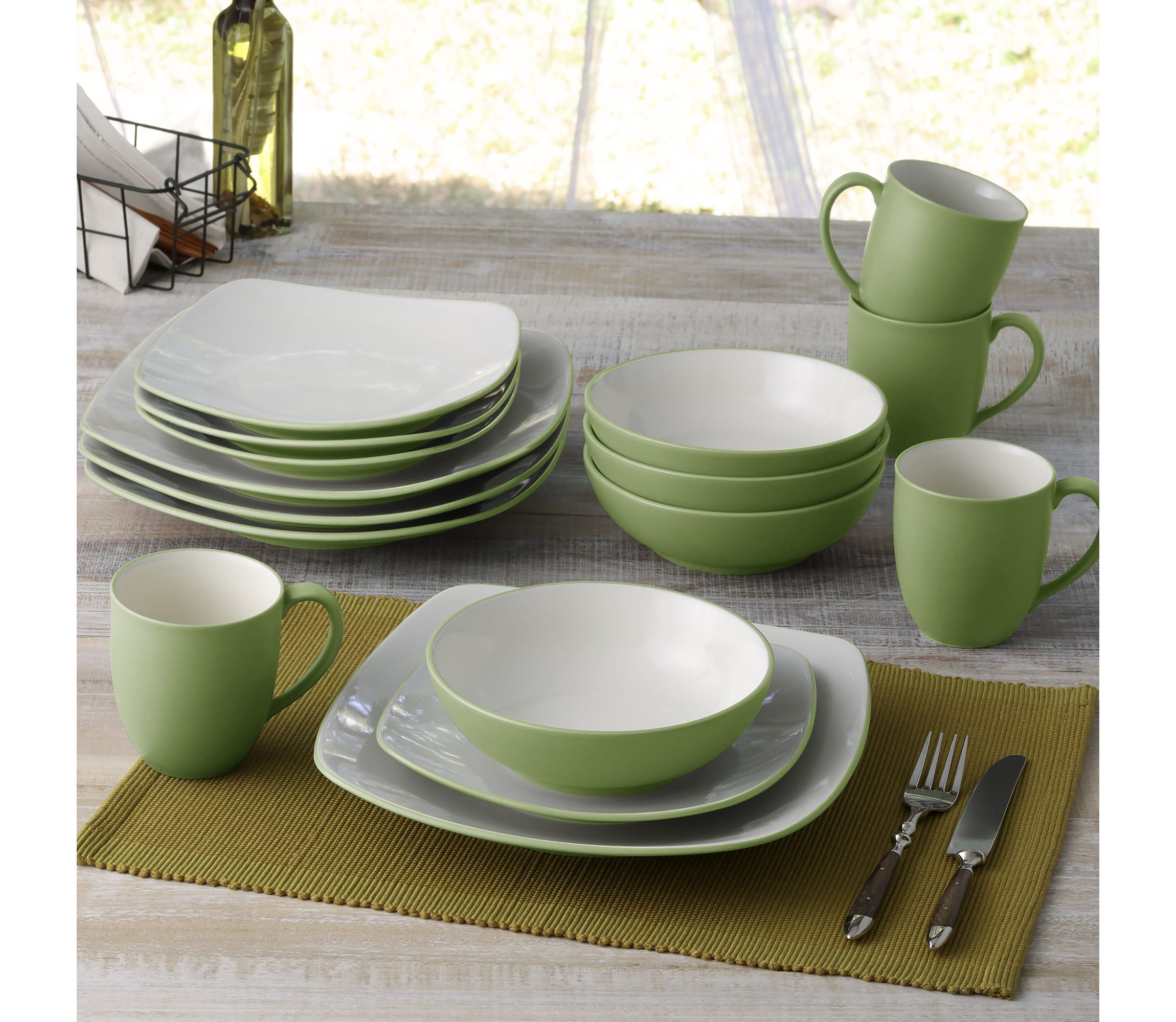 Colorwave 16-Piece Square Dinnerware Set, Service for 4