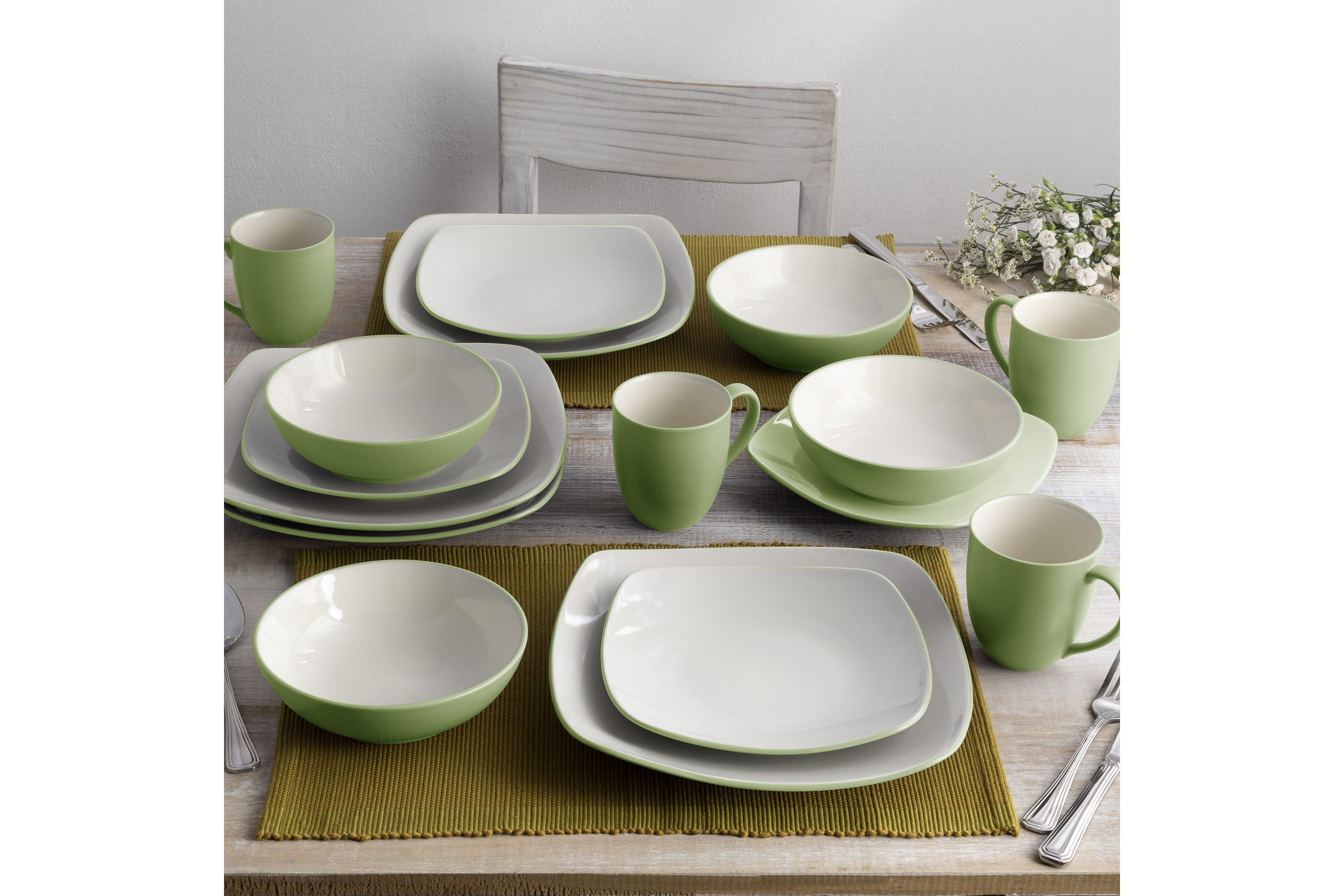 Colorwave 16-Piece Square Dinnerware Set, Service for 4