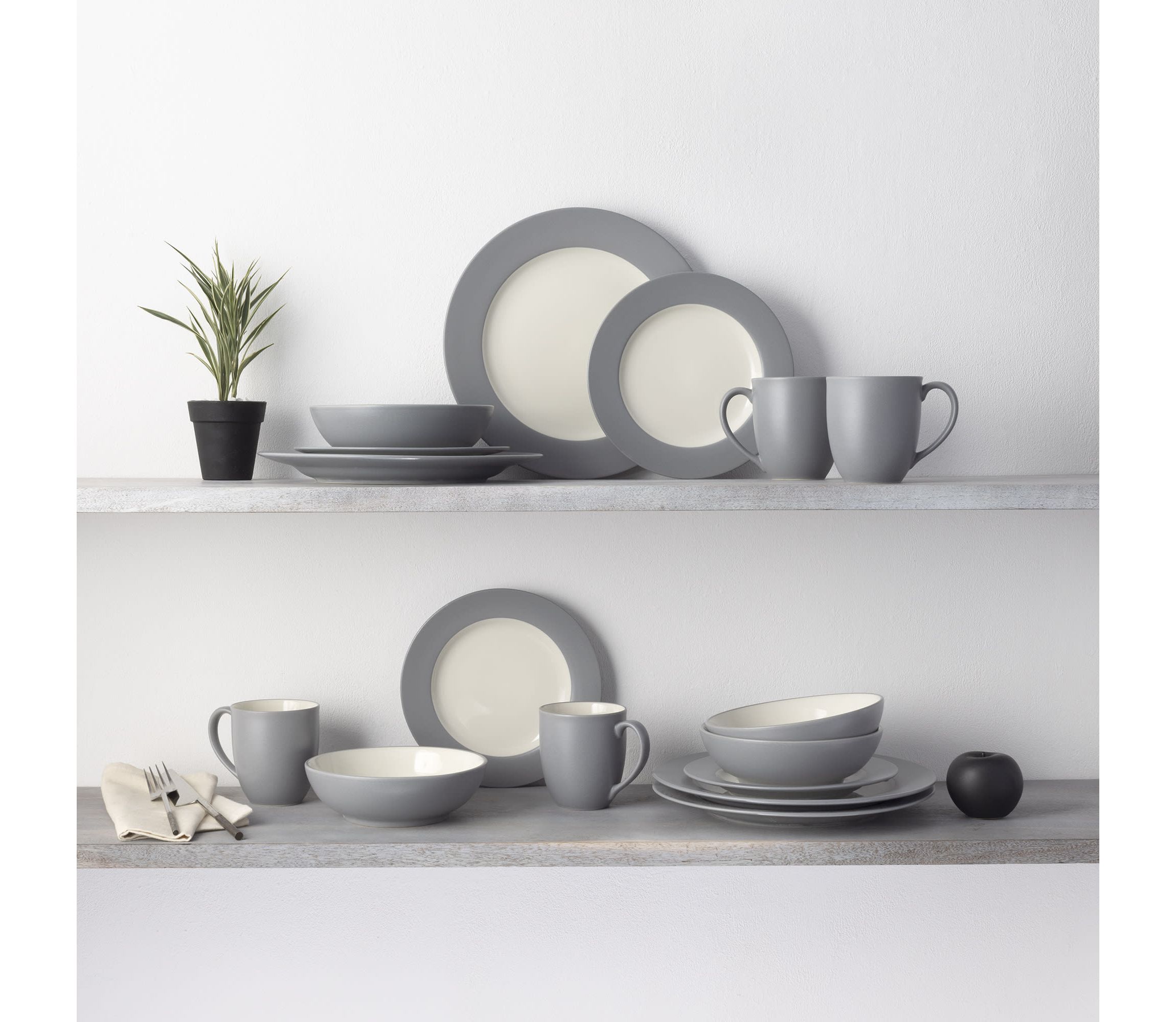 Colorwave 16-Piece Rim Dinnerware Set, Service for 4