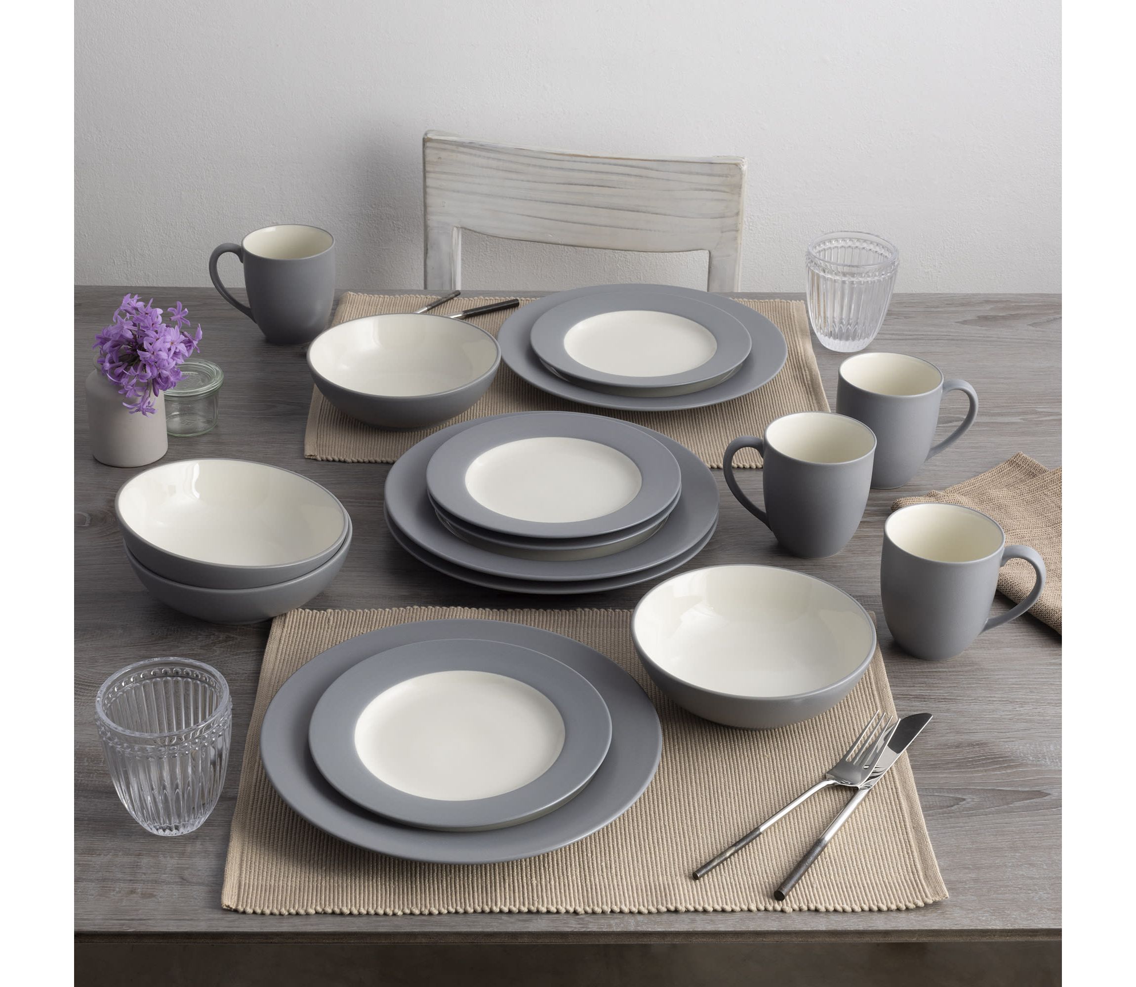 Colorwave 16-Piece Rim Dinnerware Set, Service for 4