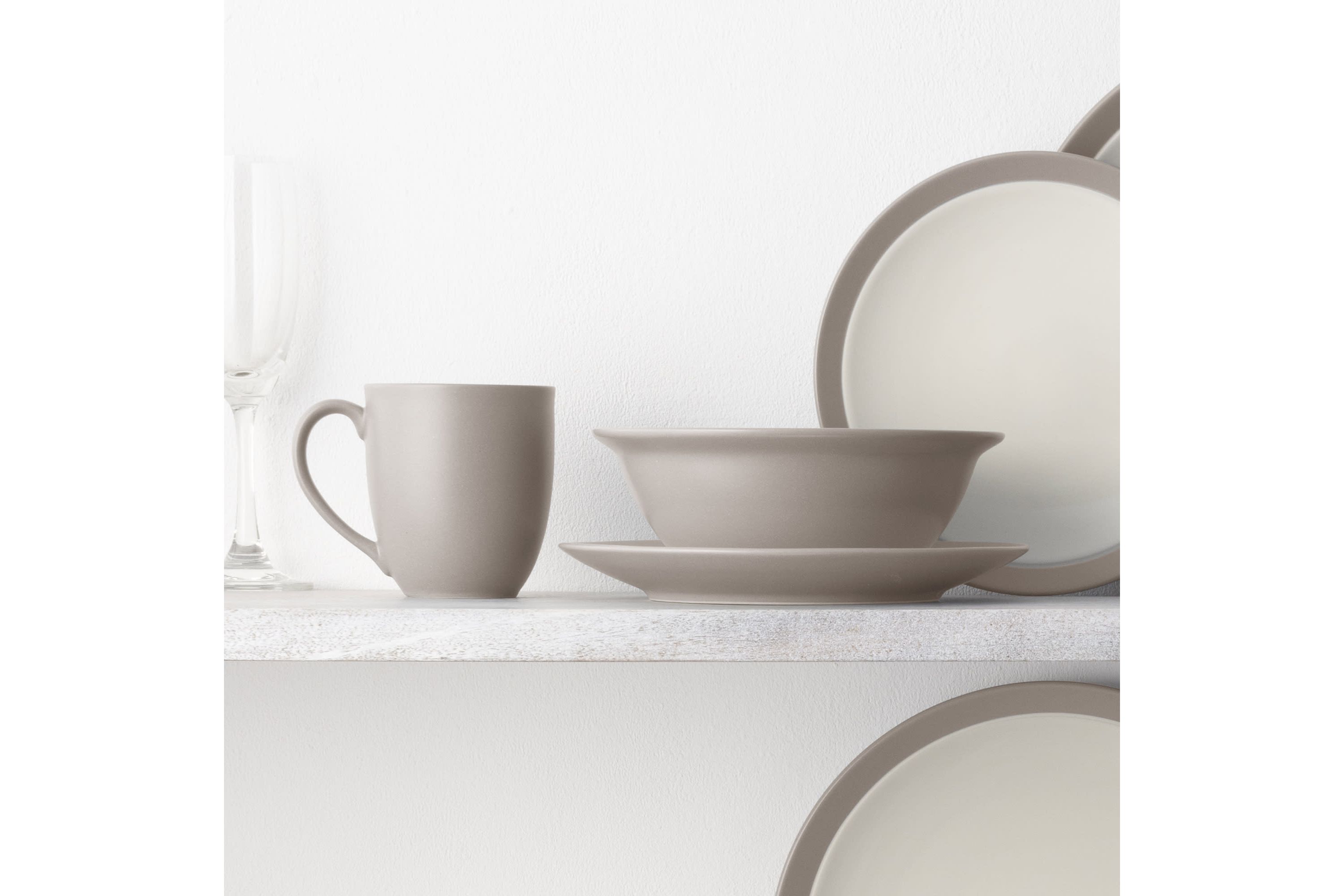 Colorwave 16-Piece Curve Dinnerware Set, Service for 4