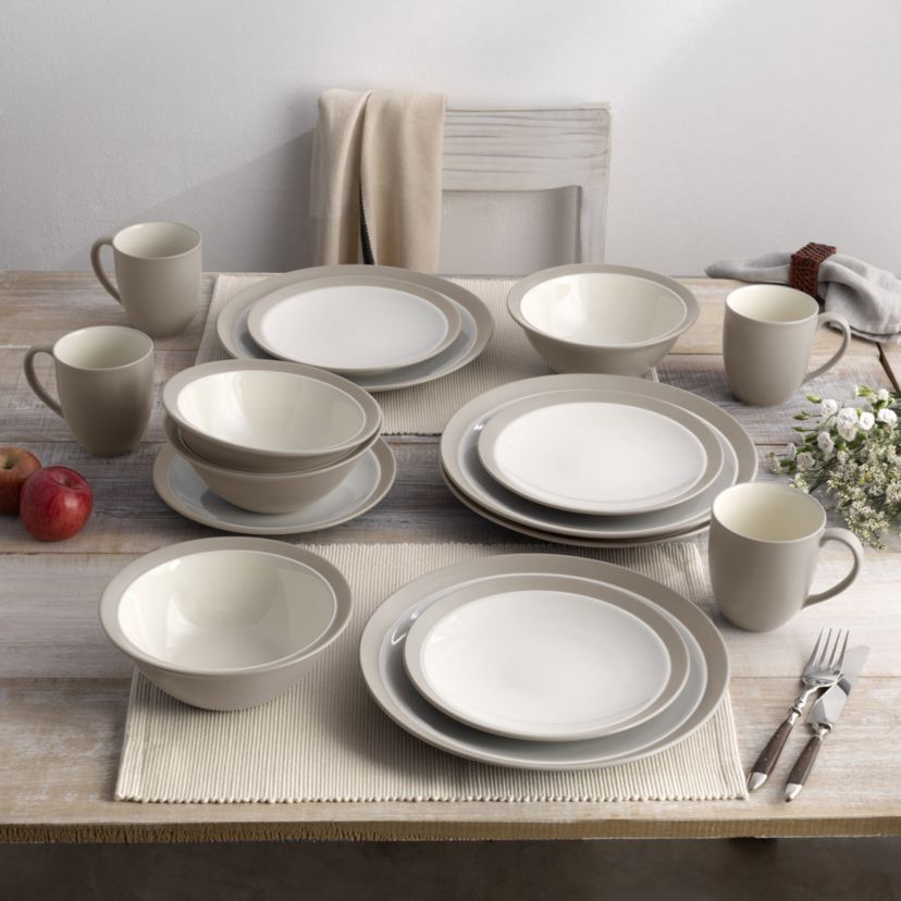 Colorwave 16-Piece Curve Dinnerware Set, Service for 4