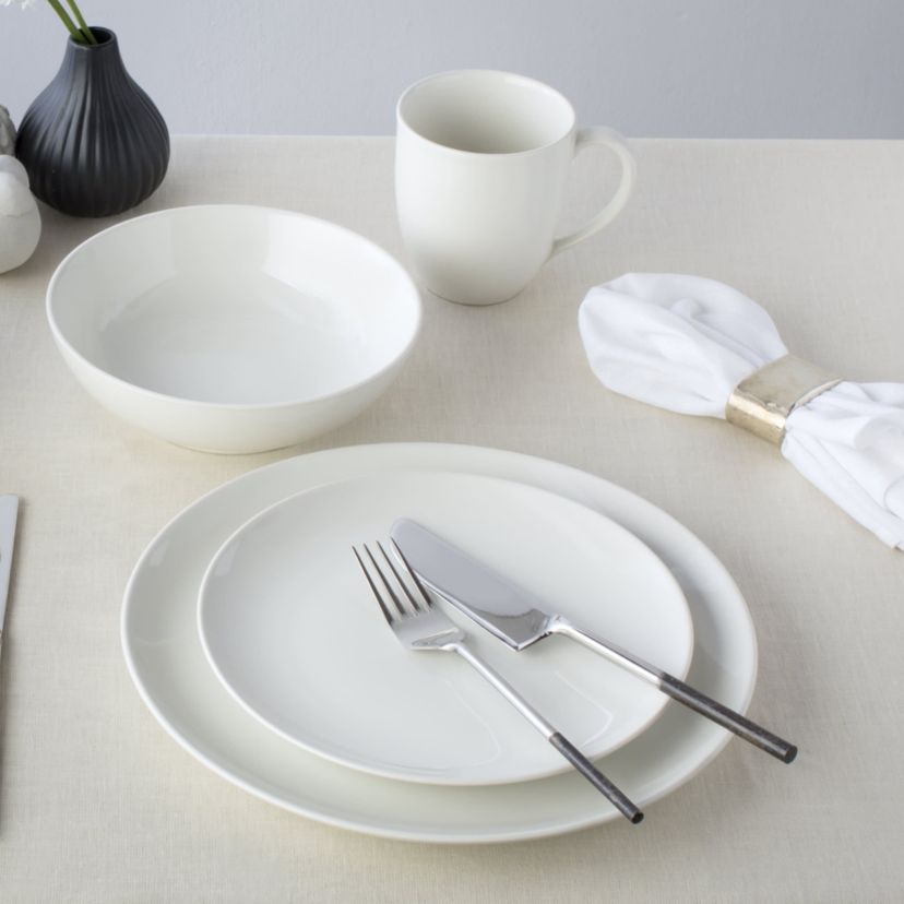 Colorwave 16-Piece Coupe Dinnerware Set, Service for 4