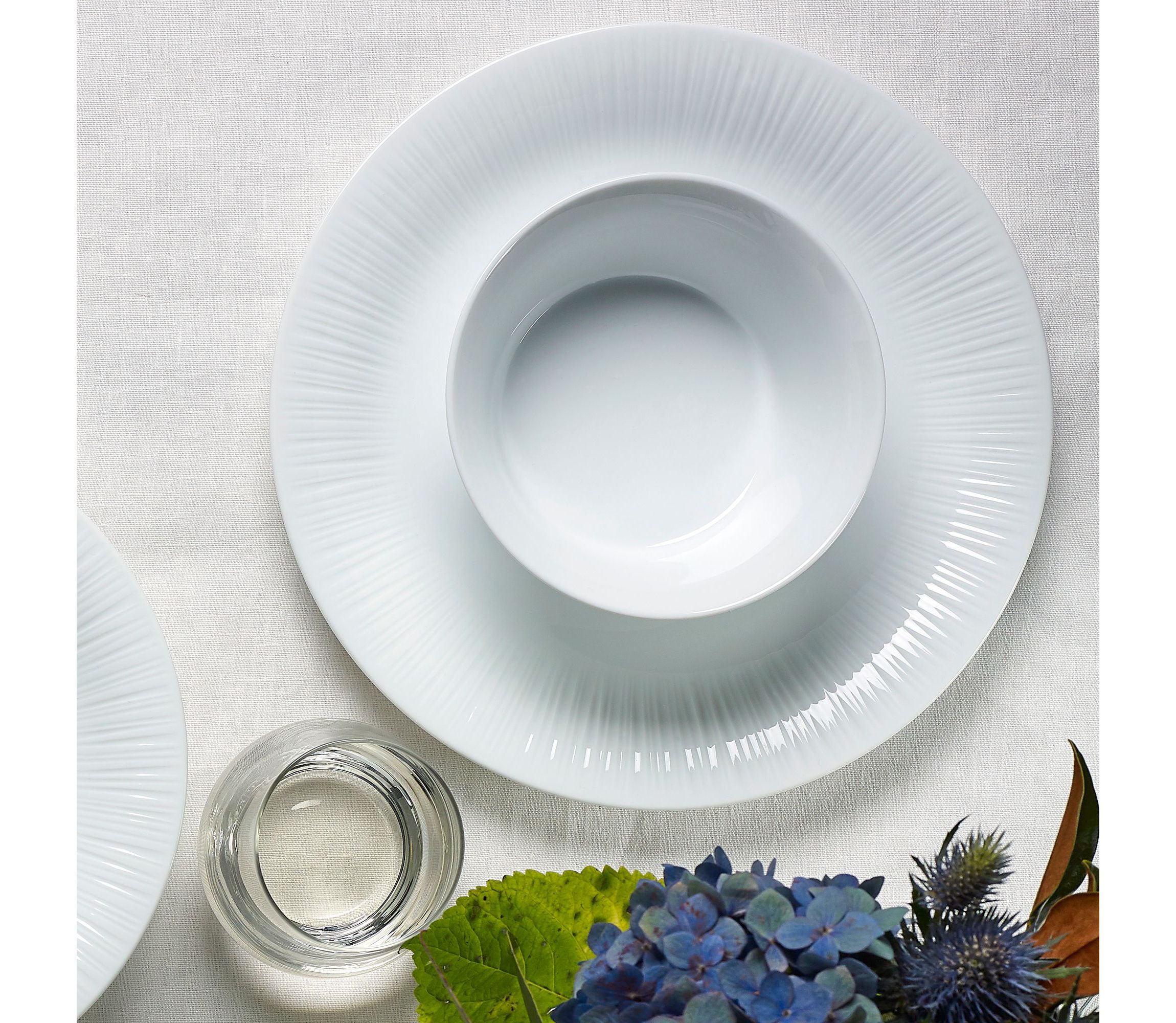 Conifere 24-Piece Dinnerware Set, Service for 6