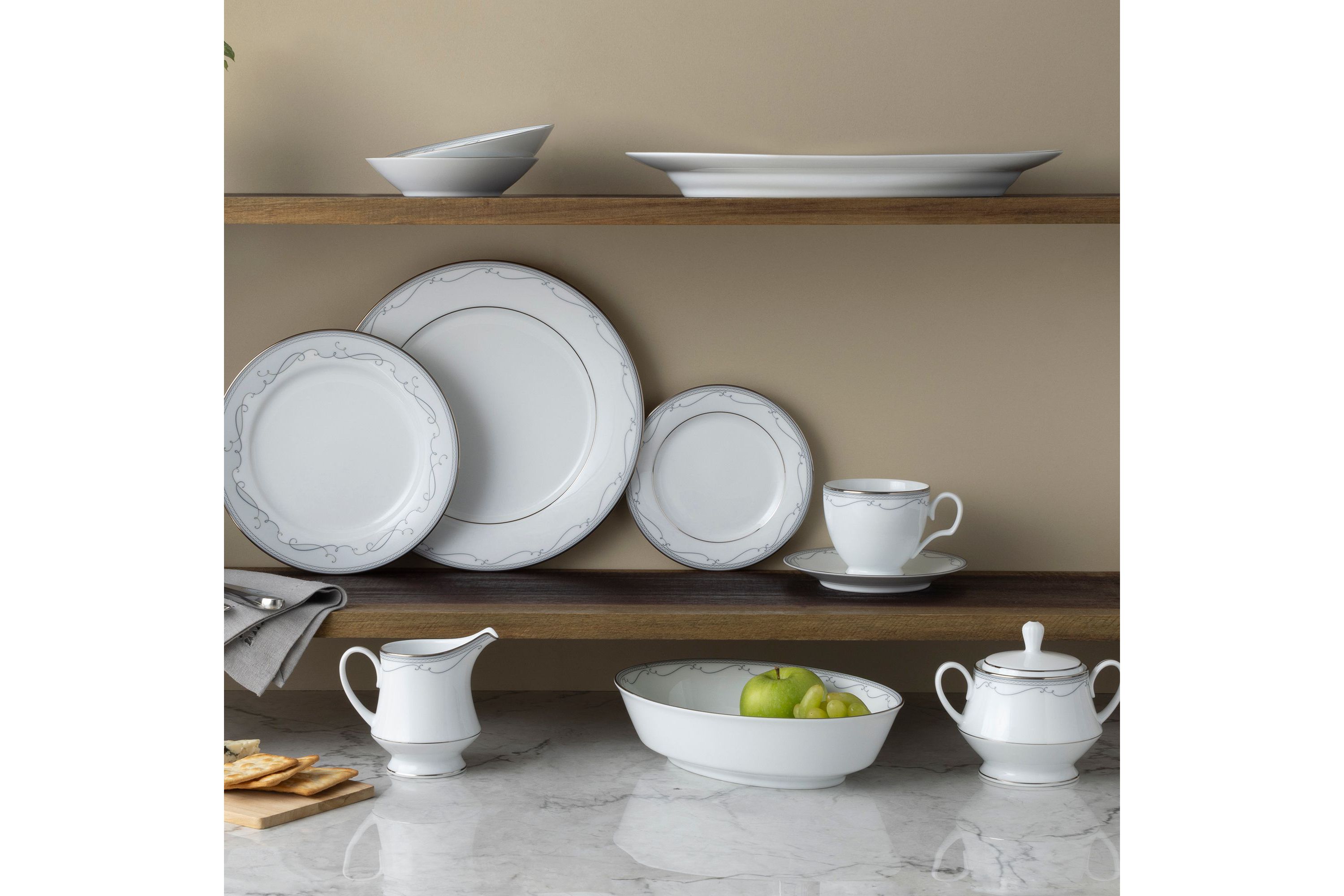 Satin Flourish Oval Platter, 16"