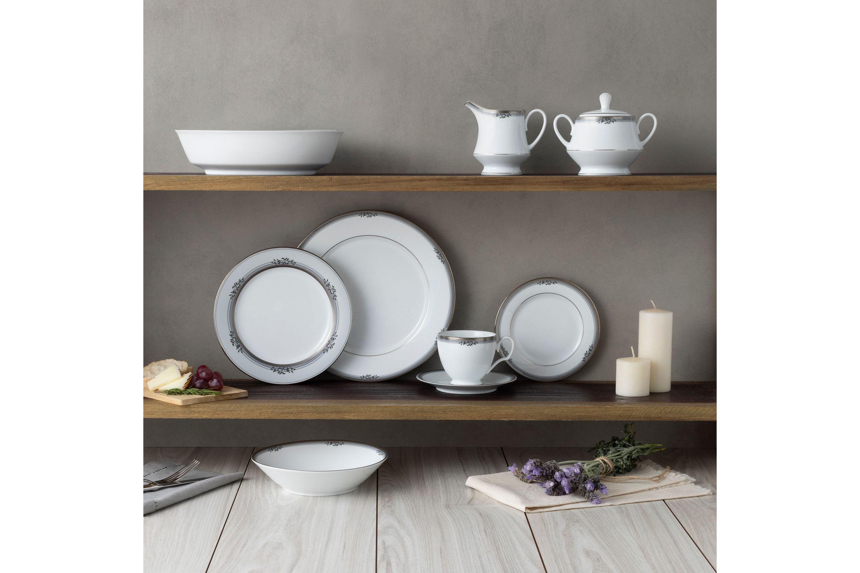 Laurelvale Oval Platter, 16"