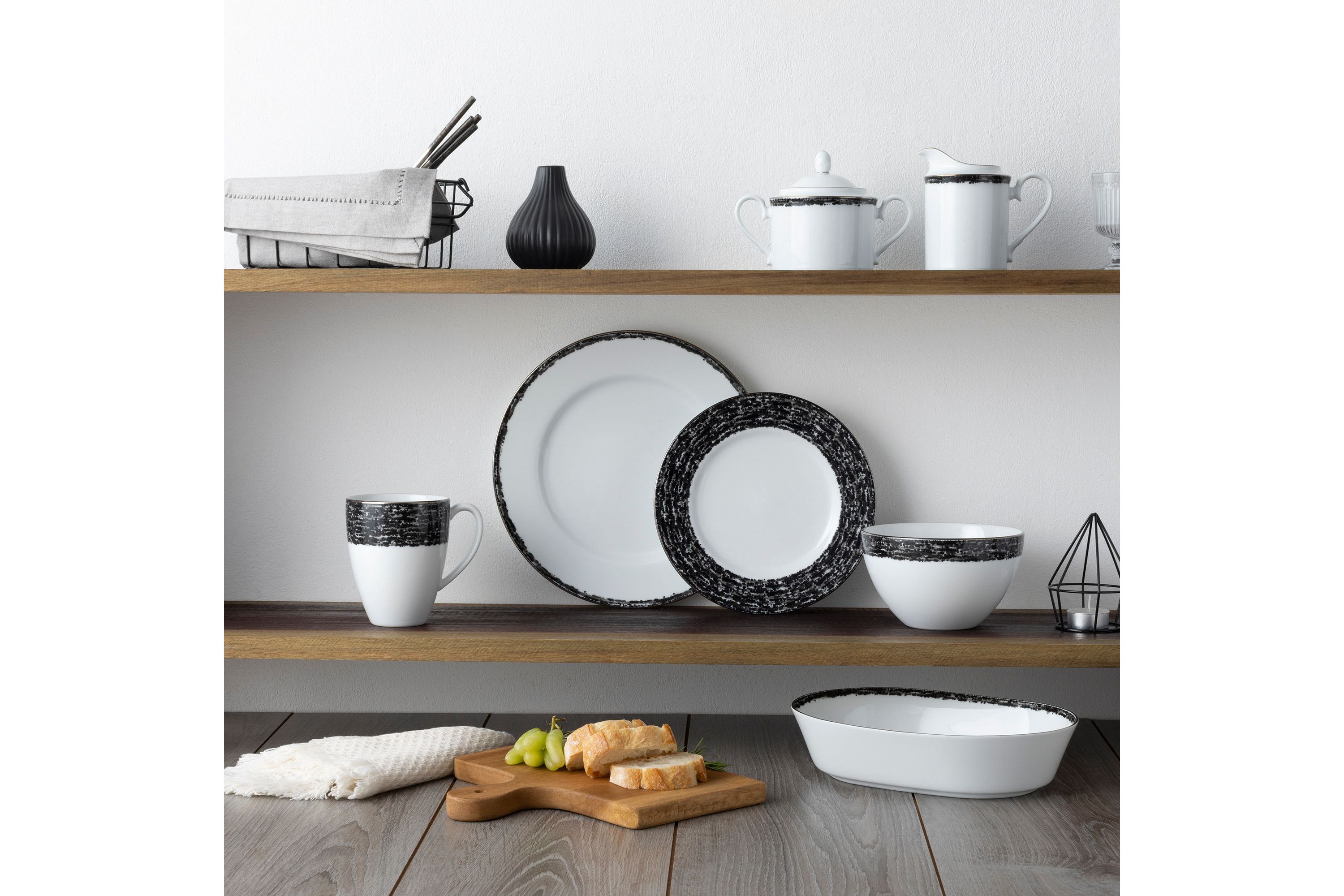 Rill Oval Platter, 14"