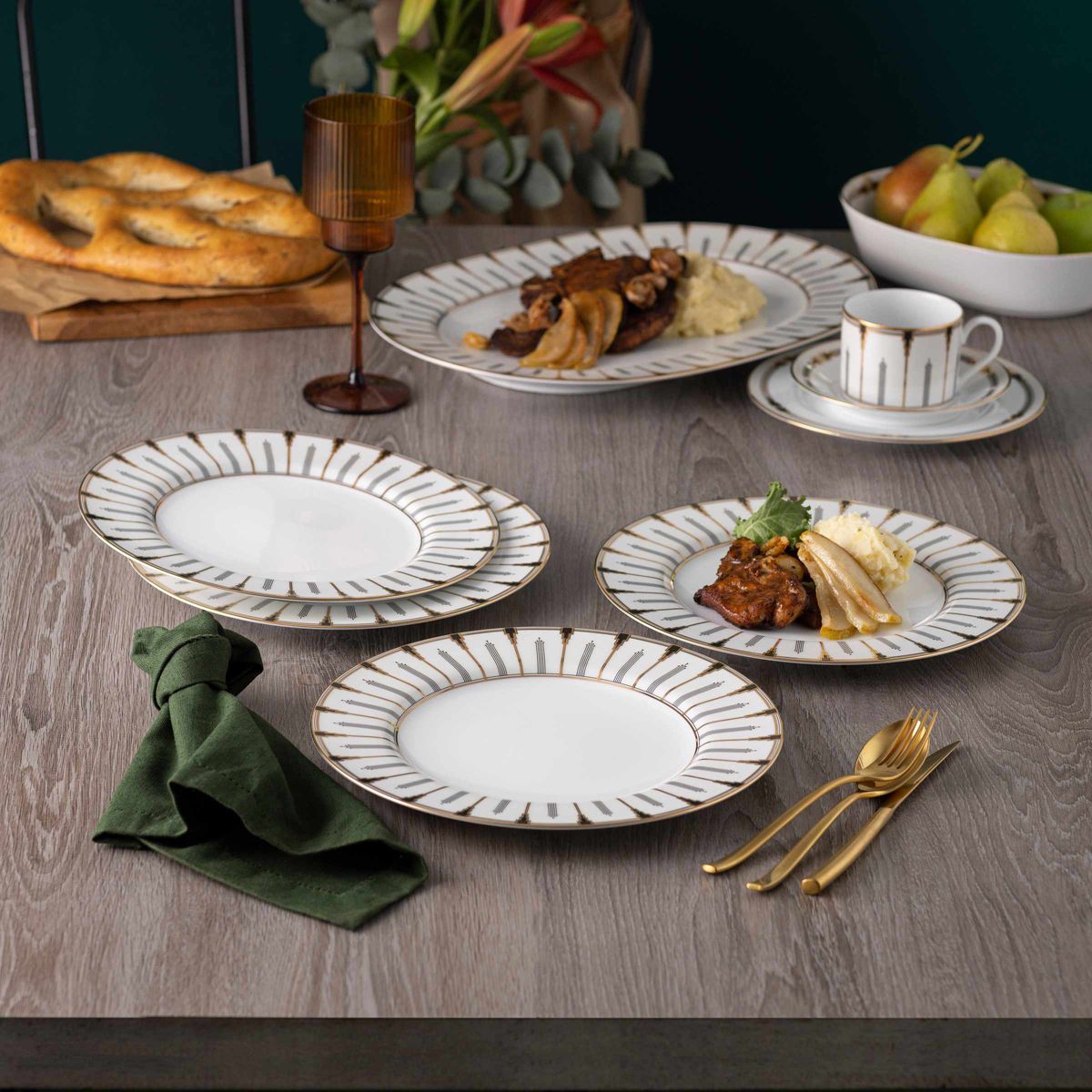 Empire Gold Set Of 4 Dinner Plates, 10.50"