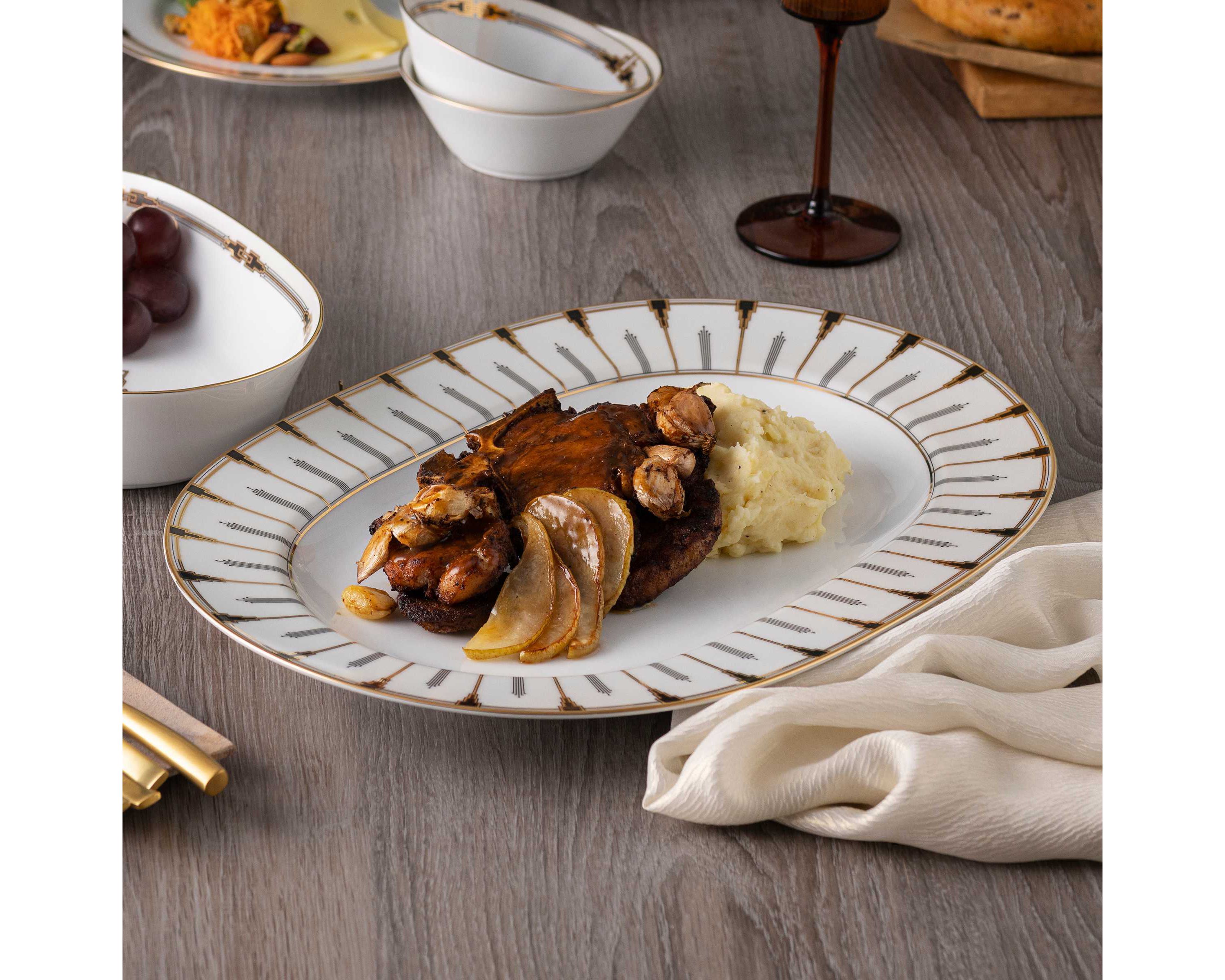Empire Gold Collection Oval Platter, 16"