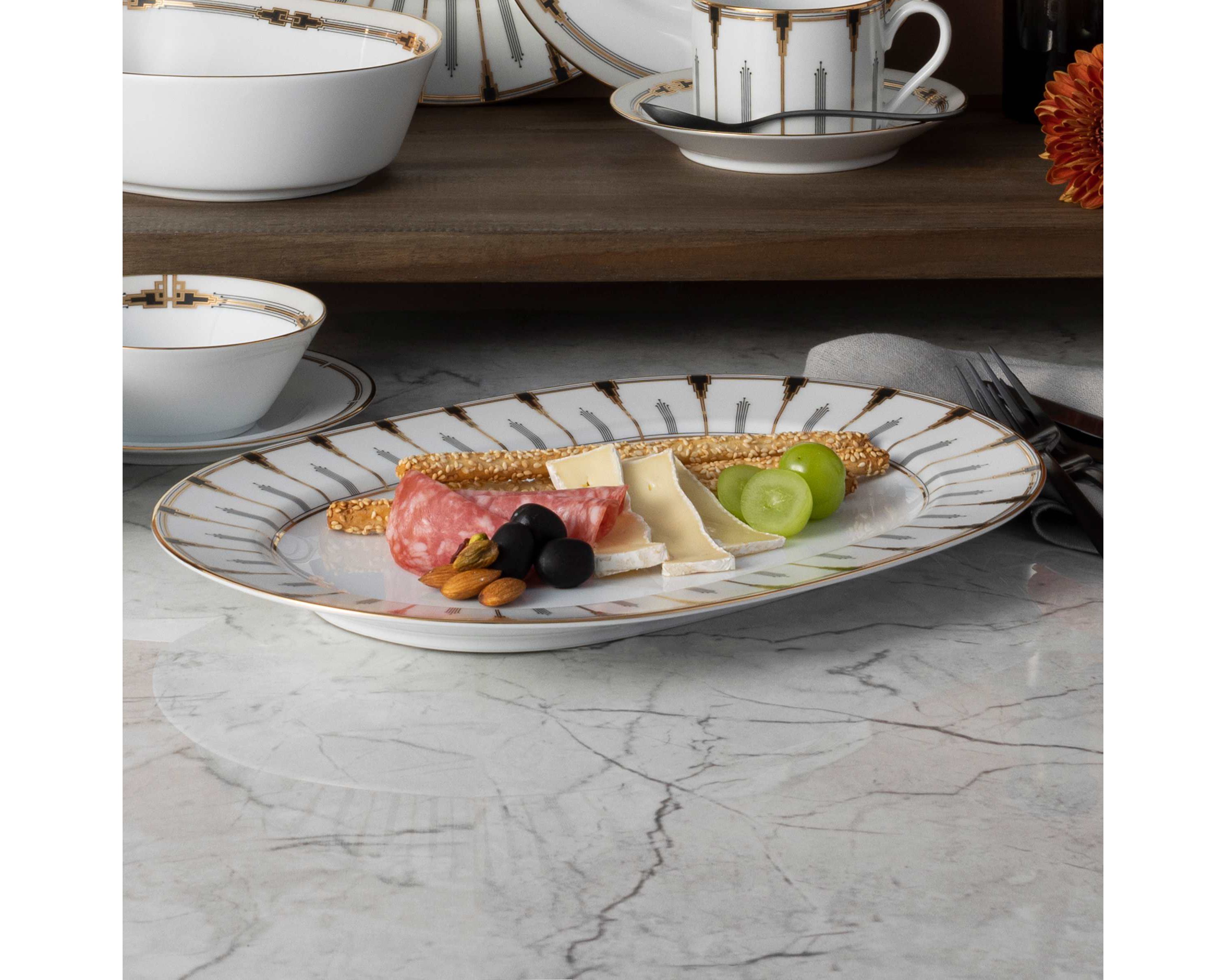 Empire Gold Collection Oval Platter, 16"