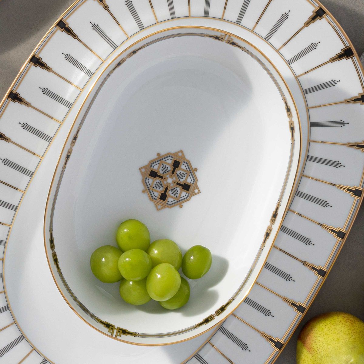 Empire Gold Oval Vegetable Bowl, 9-3/4", 46 oz.