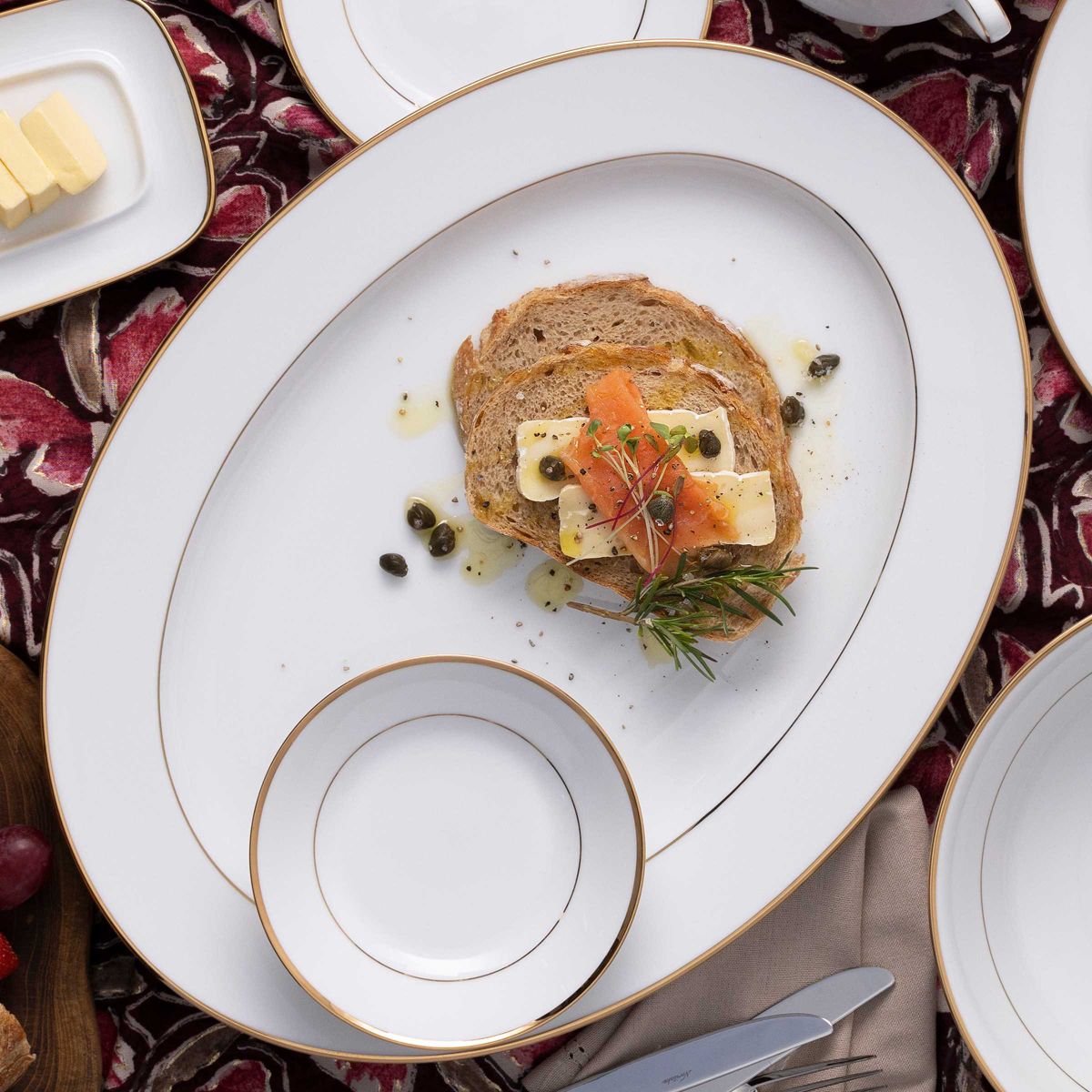 Heritage Oval Platter, 16"