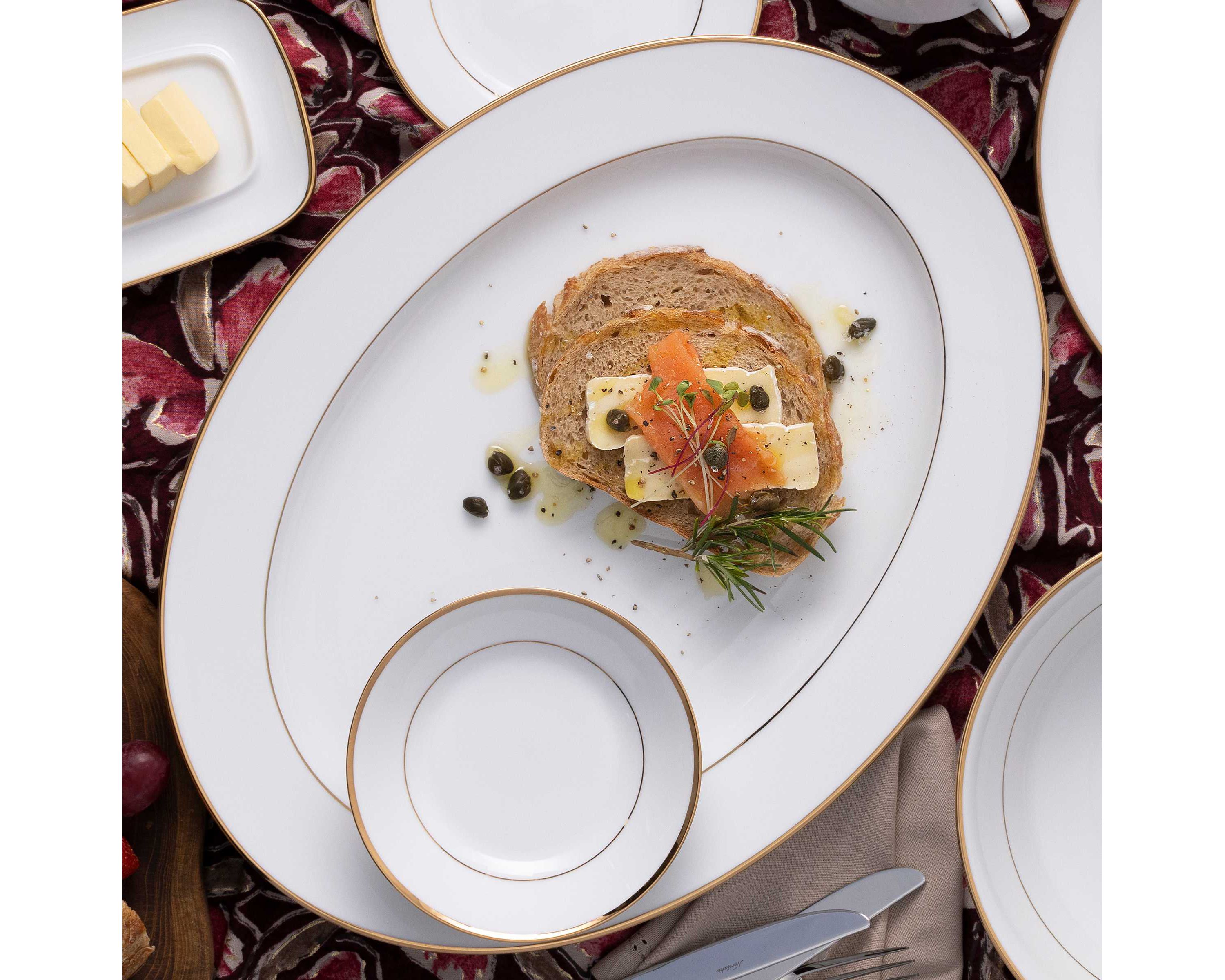 Heritage Oval Platter, 16"