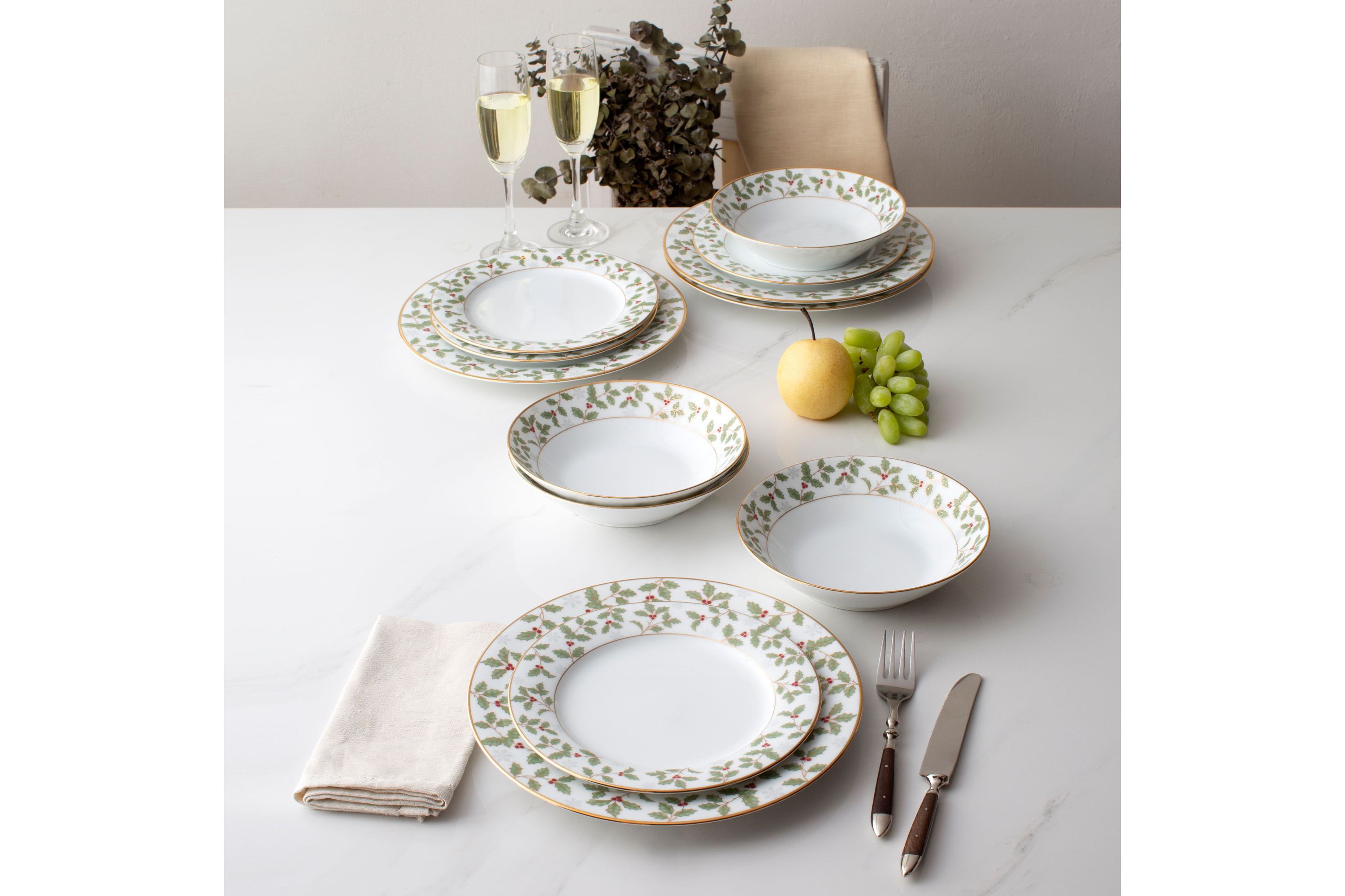 Holly & Berry Gold Set Of 4 Dinner Plates, 10-1/2"