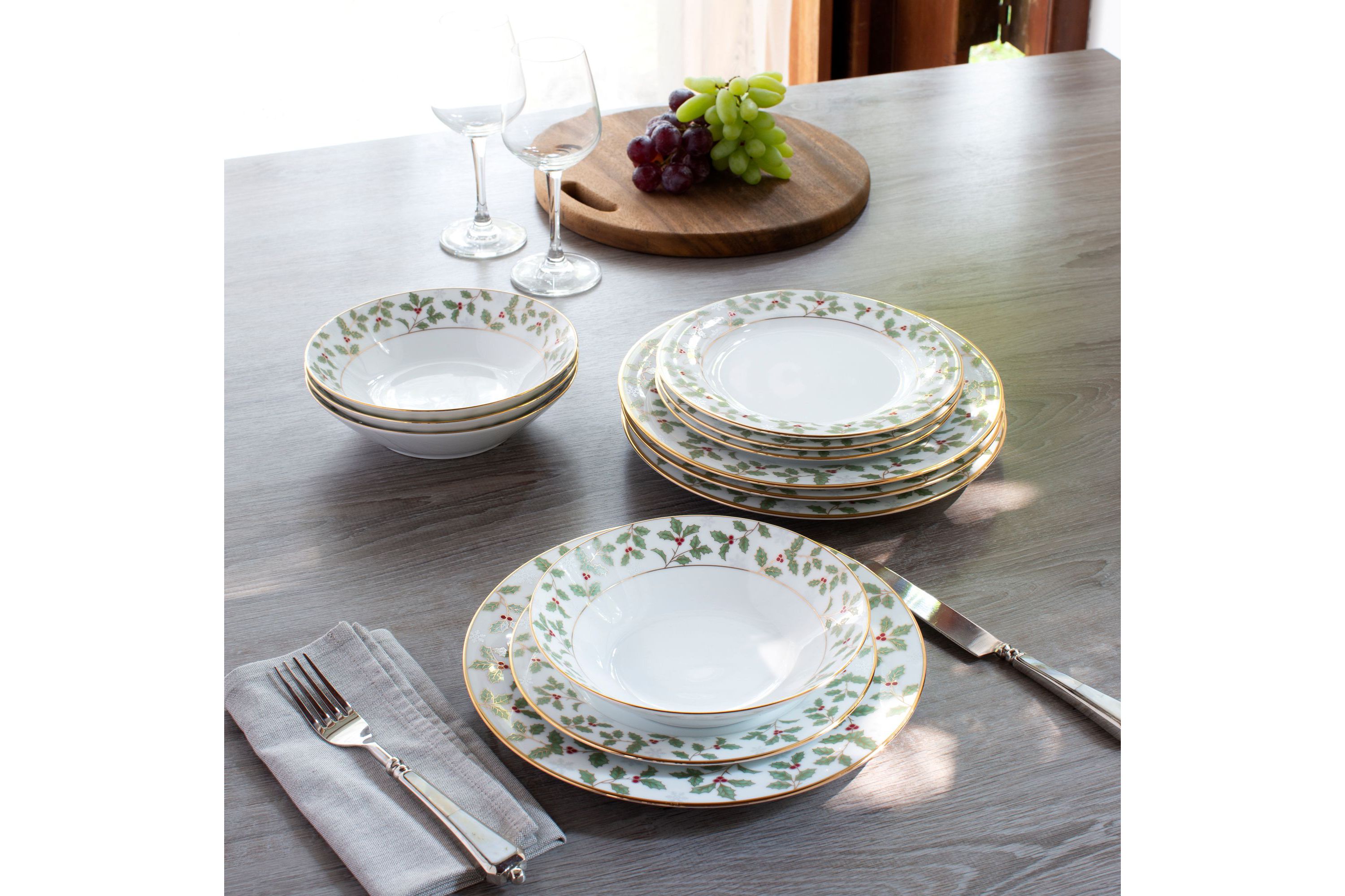 Holly & Berry Gold Set Of 4 Dinner Plates, 10-1/2"