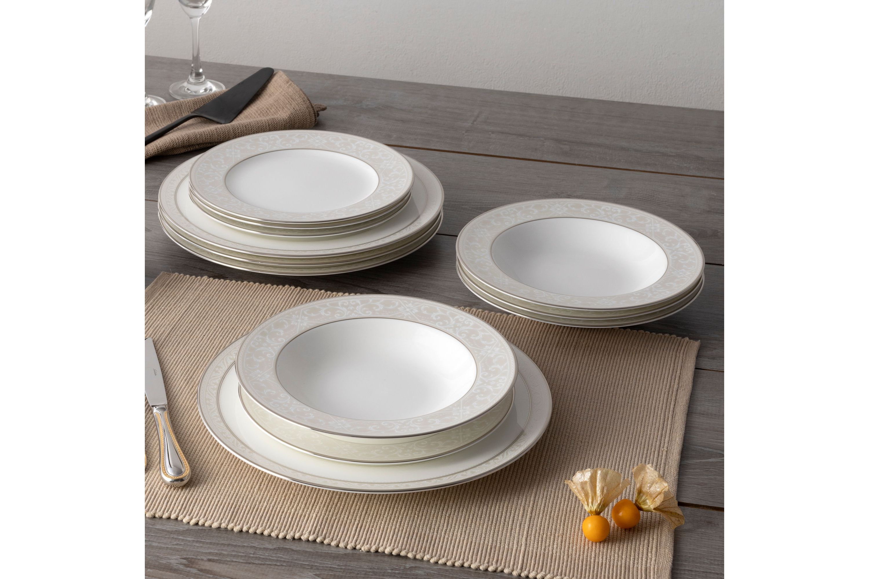 Montvale Platinum Set Of 4 Soup Bowls, 8-1/4", 10 Oz.