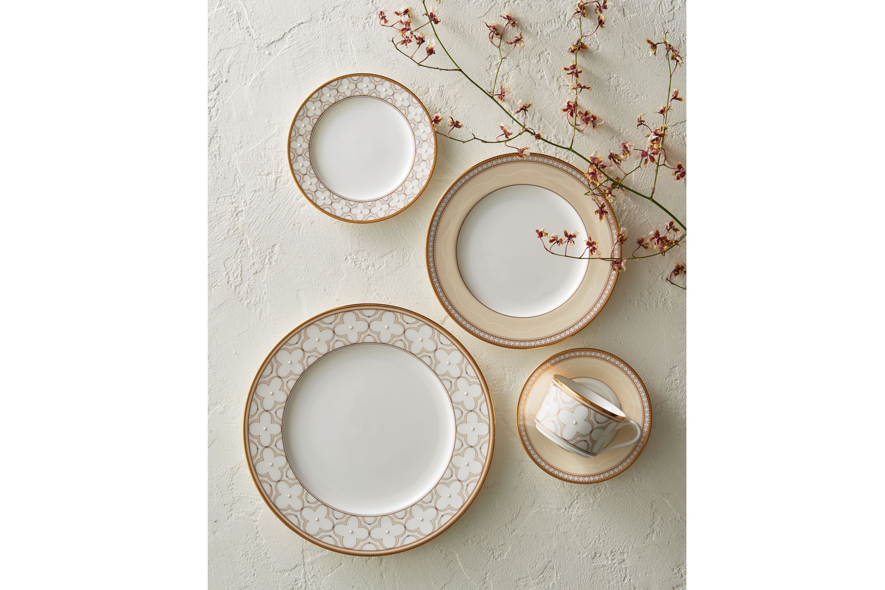 Trefolio Gold Set Of 4 Saucers, 6"