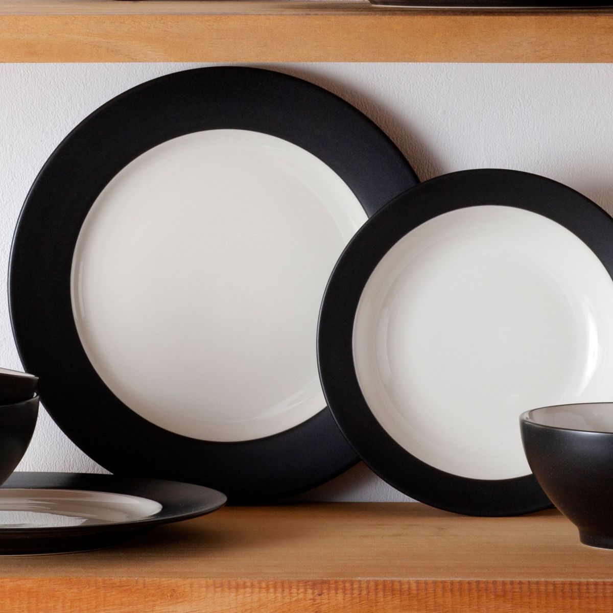 Colorwave 12 Piece Rim Dinnerware Set, Service for 4
