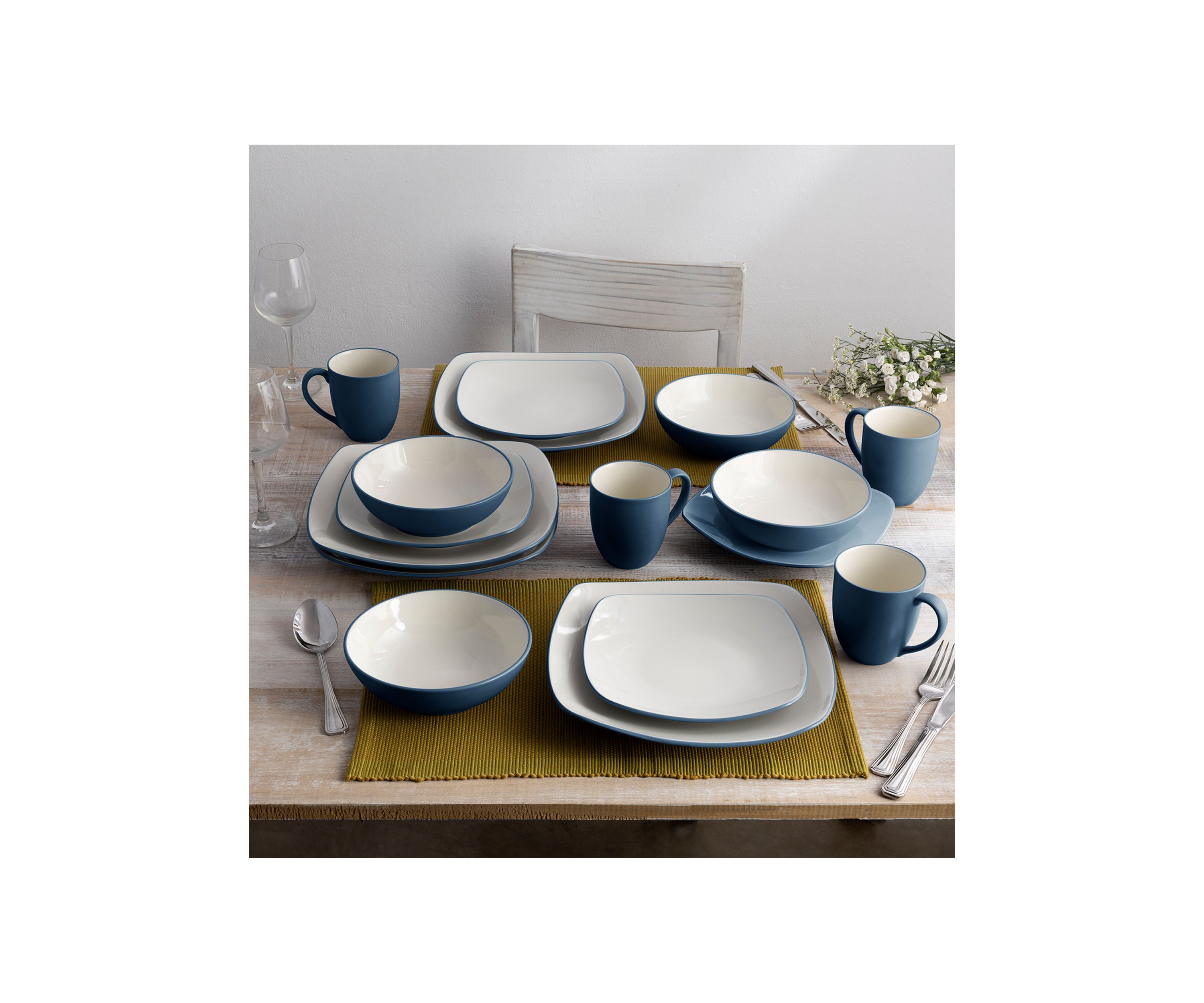 Colorwave Blue Square 16 Piece Dinnerware Set