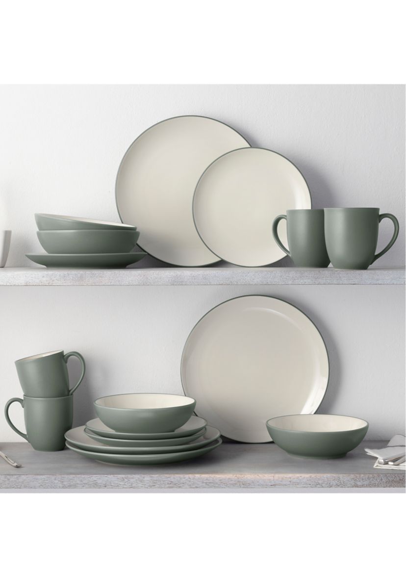 Colorwave Green Coupe 16 Piece Dinnerware Set
