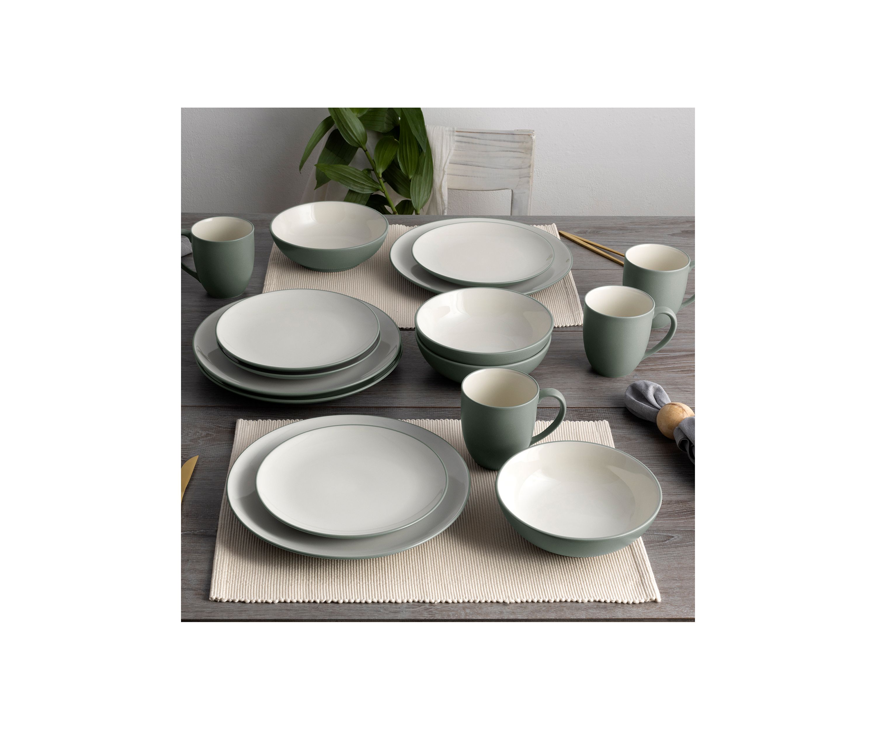 Colorwave Green Coupe 16 Piece Dinnerware Set