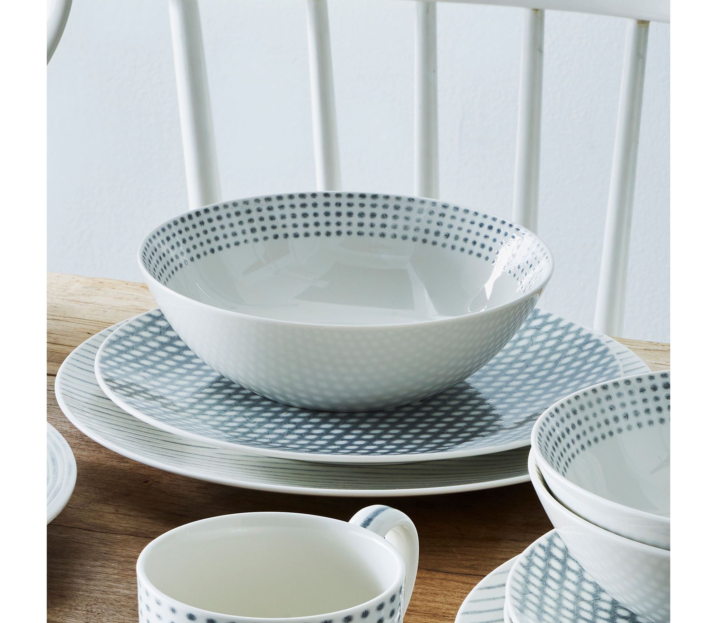 Hammock 12-Piece Coupe Dinnerware Set, Service for 4