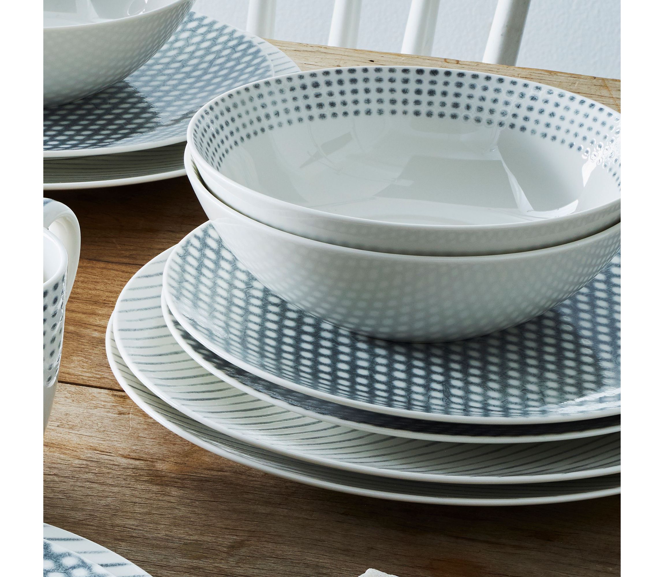 Hammock 12-Piece Coupe Dinnerware Set, Service for 4