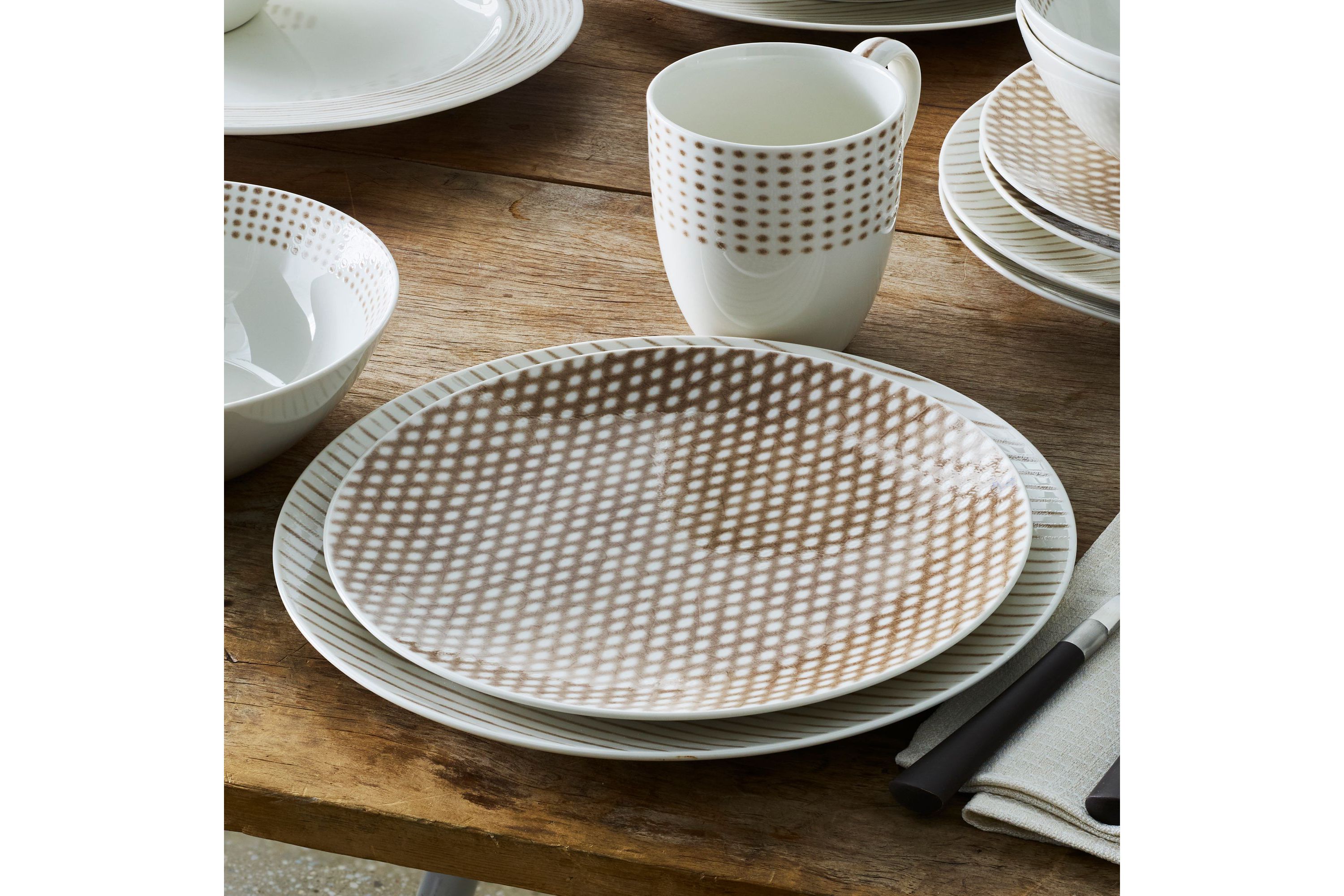 Hammock Set Of 4 Coupe Salad Plates - Dots, 9-1/2"
