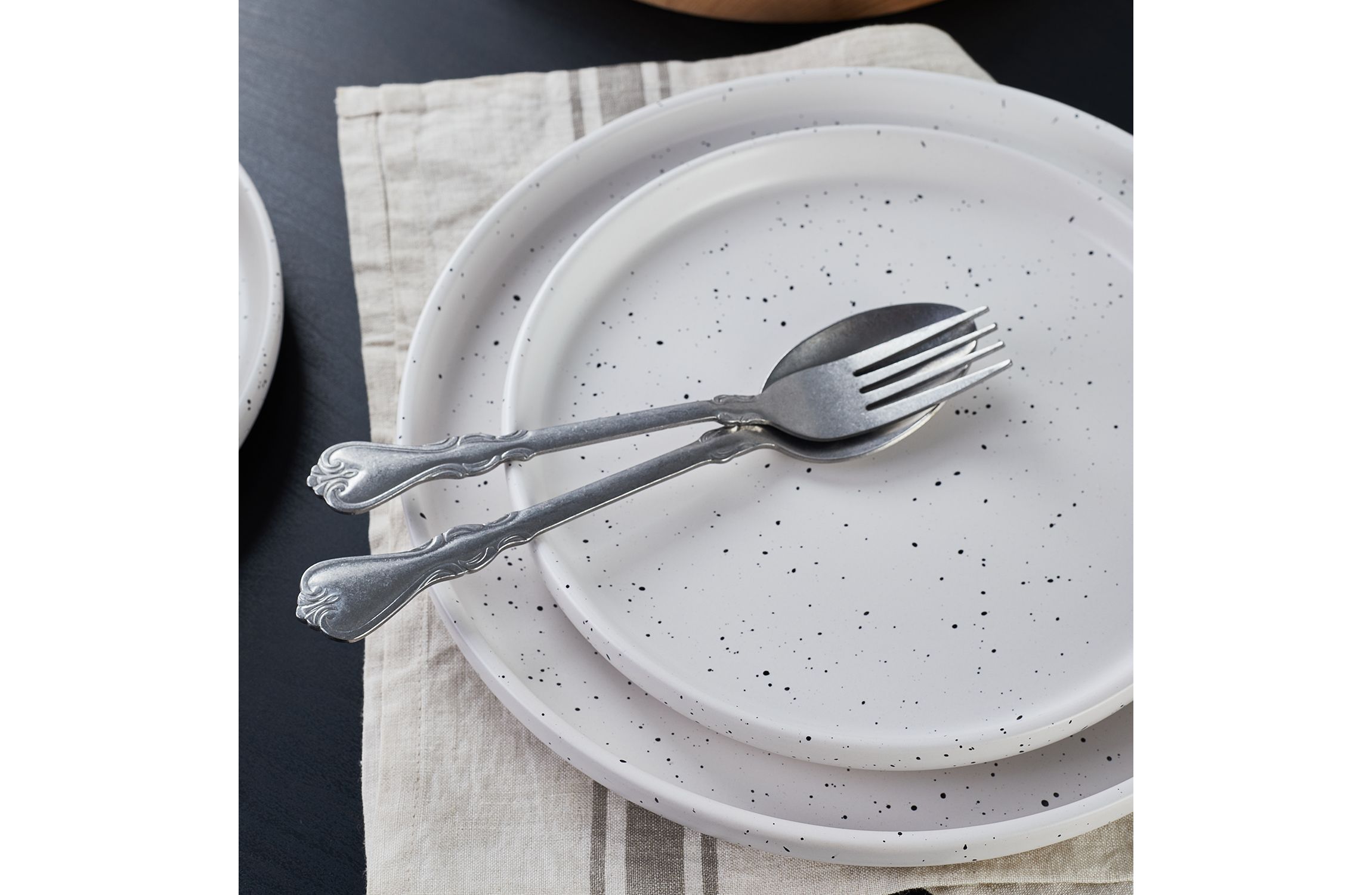 Jade 32 pcs Dinnerware Set