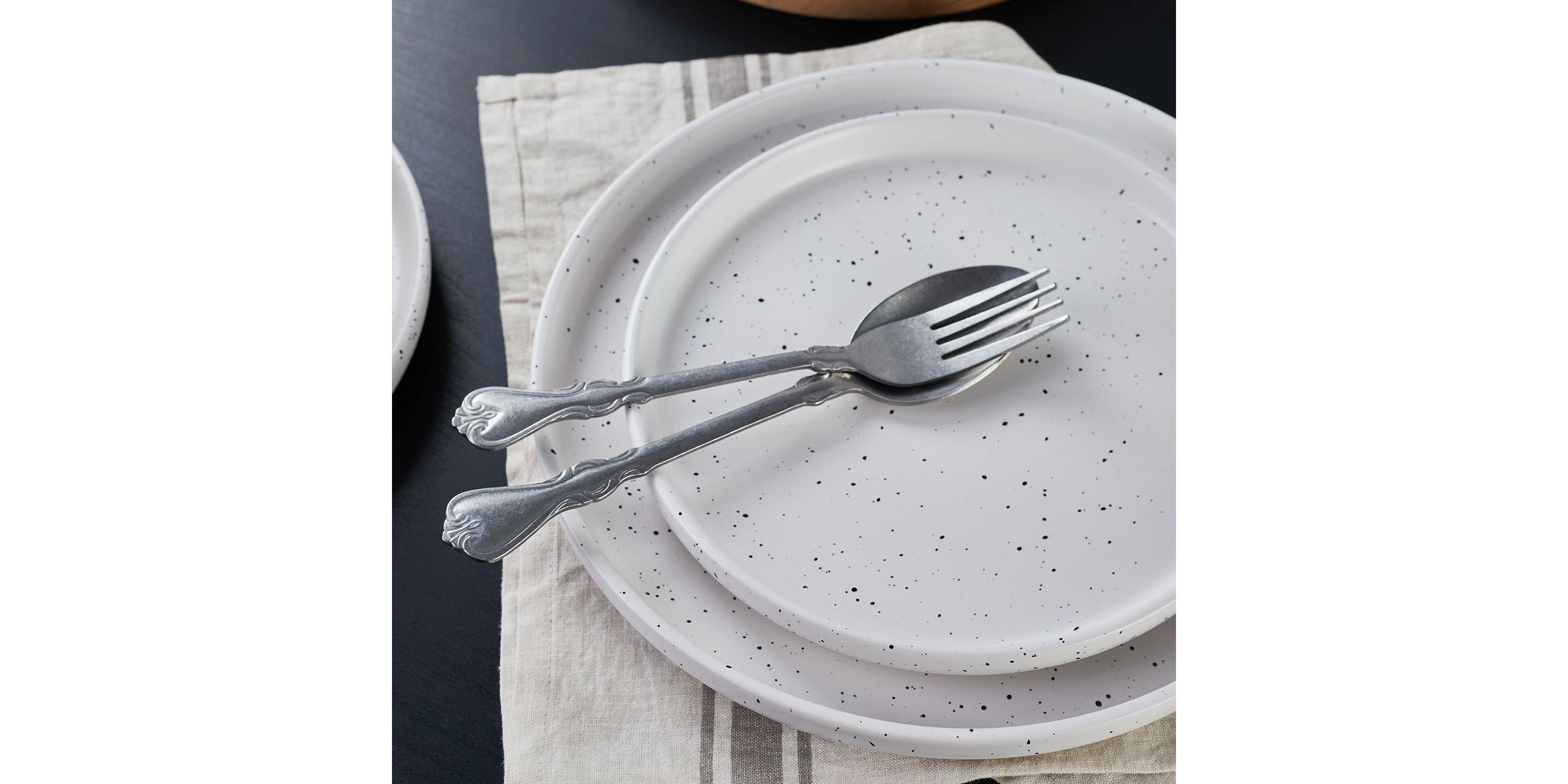 Jade 32 pcs Dinnerware Set