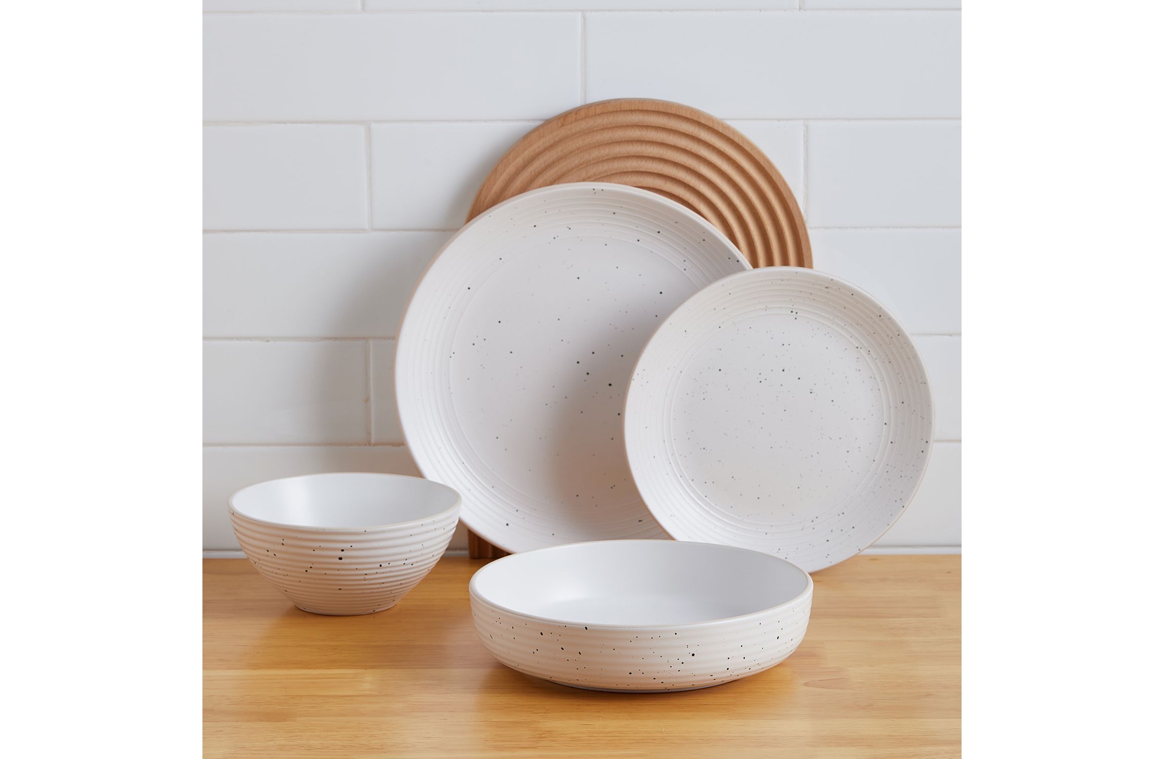 Amber 24 pcs Dinnerware Set