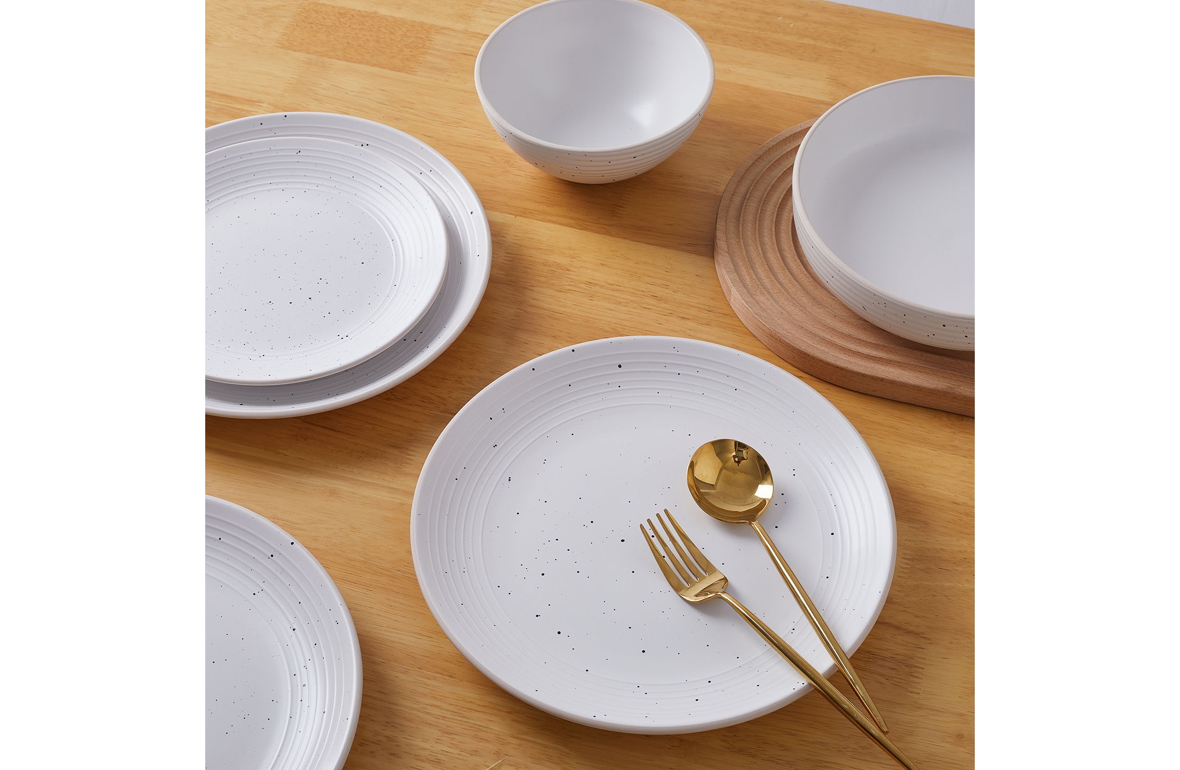 Amber 24 pcs Dinnerware Set