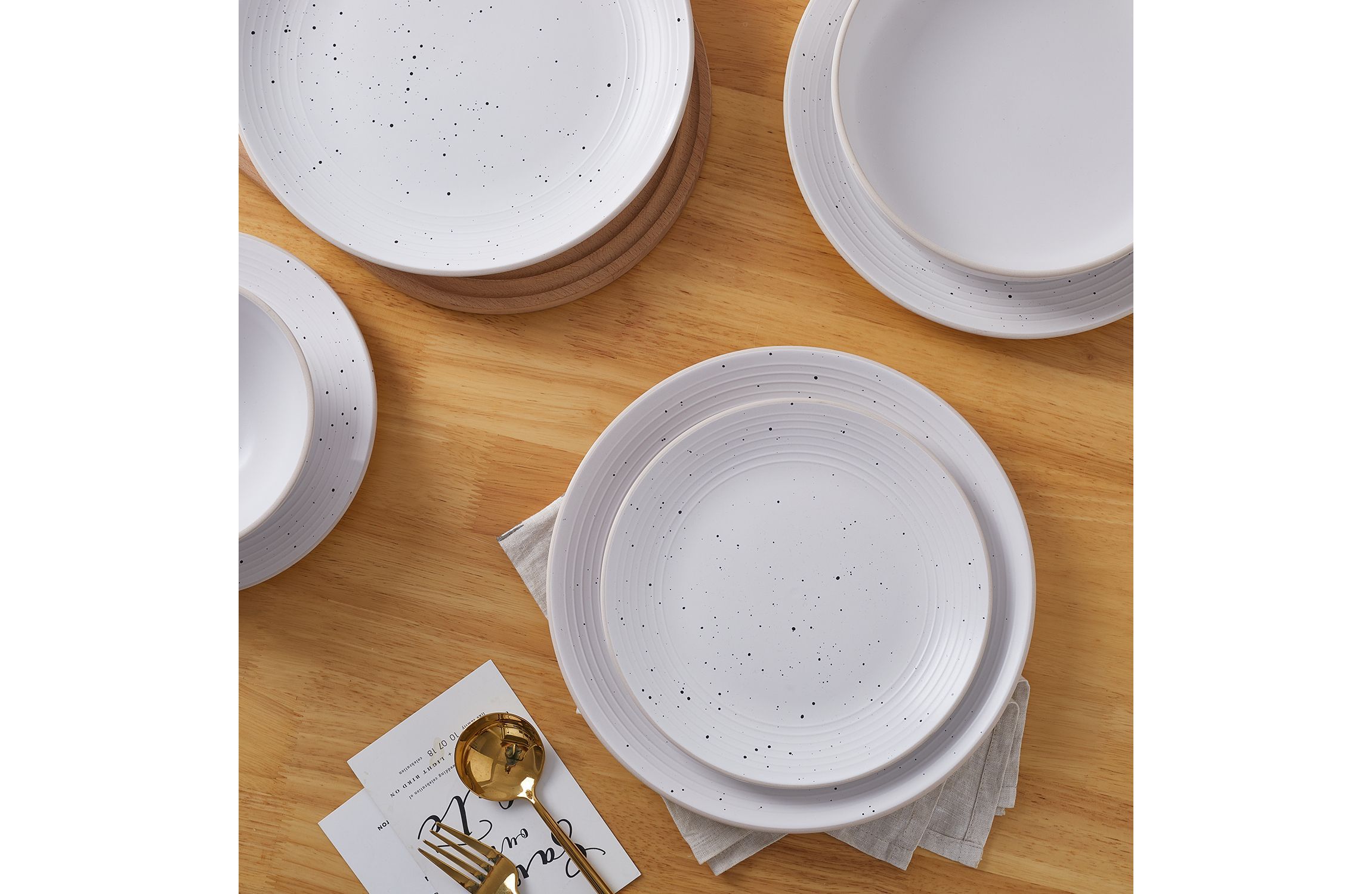 Amber 24 pcs Dinnerware Set