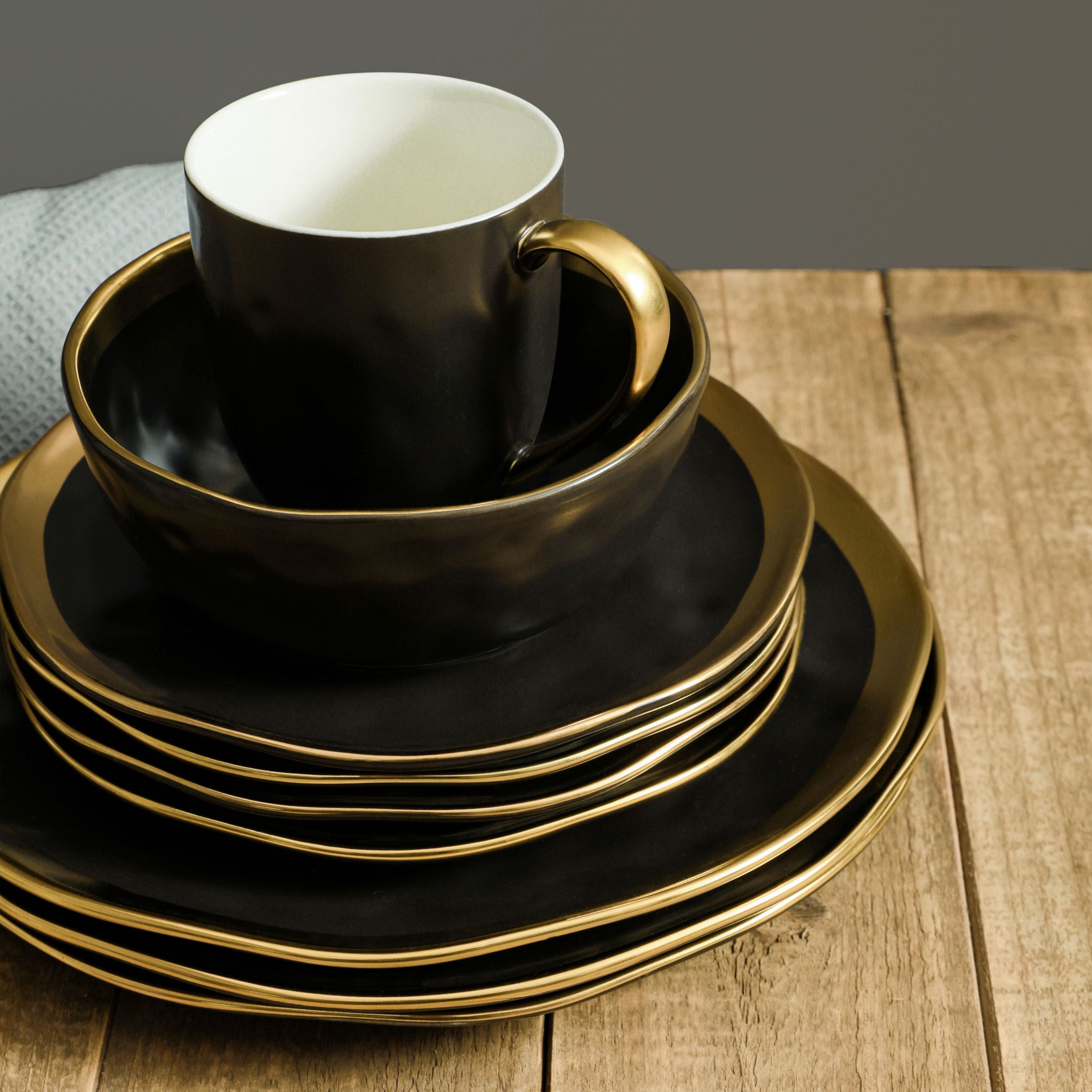 Florian Porcelain Dinnerware Set