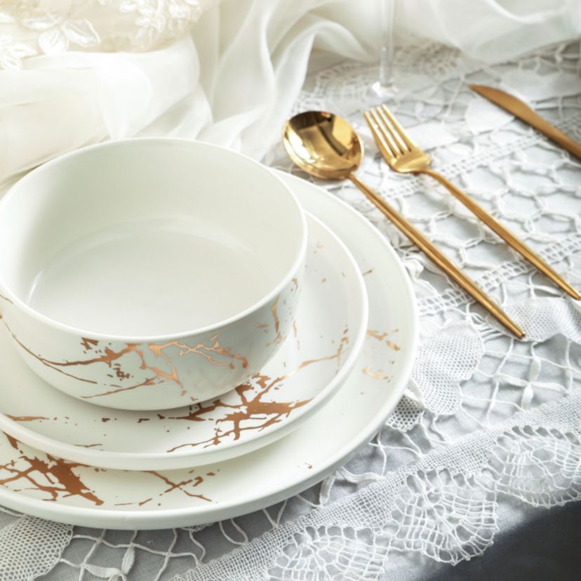 Zora 32 pcs Dinnerware Set