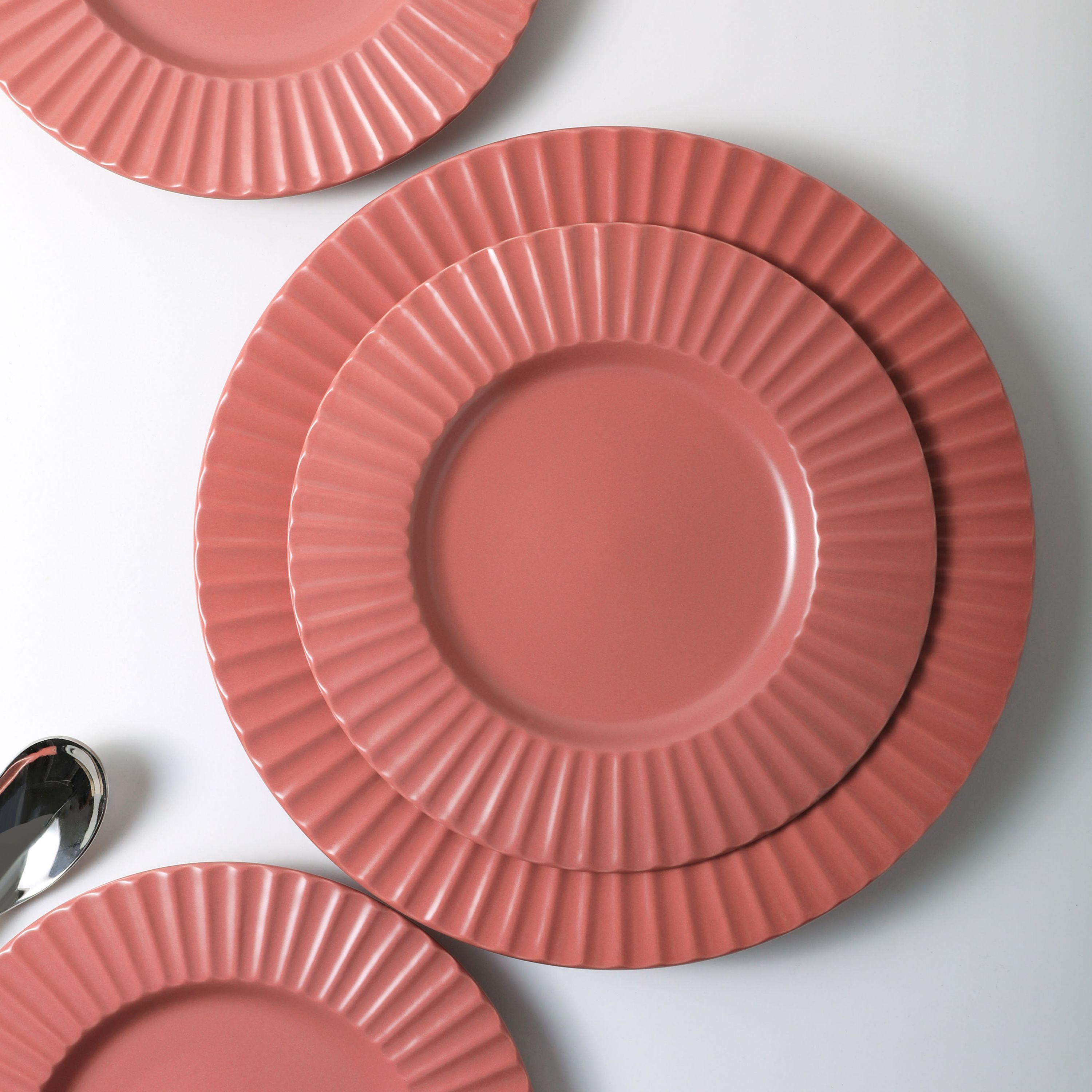 Lusso 16 pcs Dinnerware Set