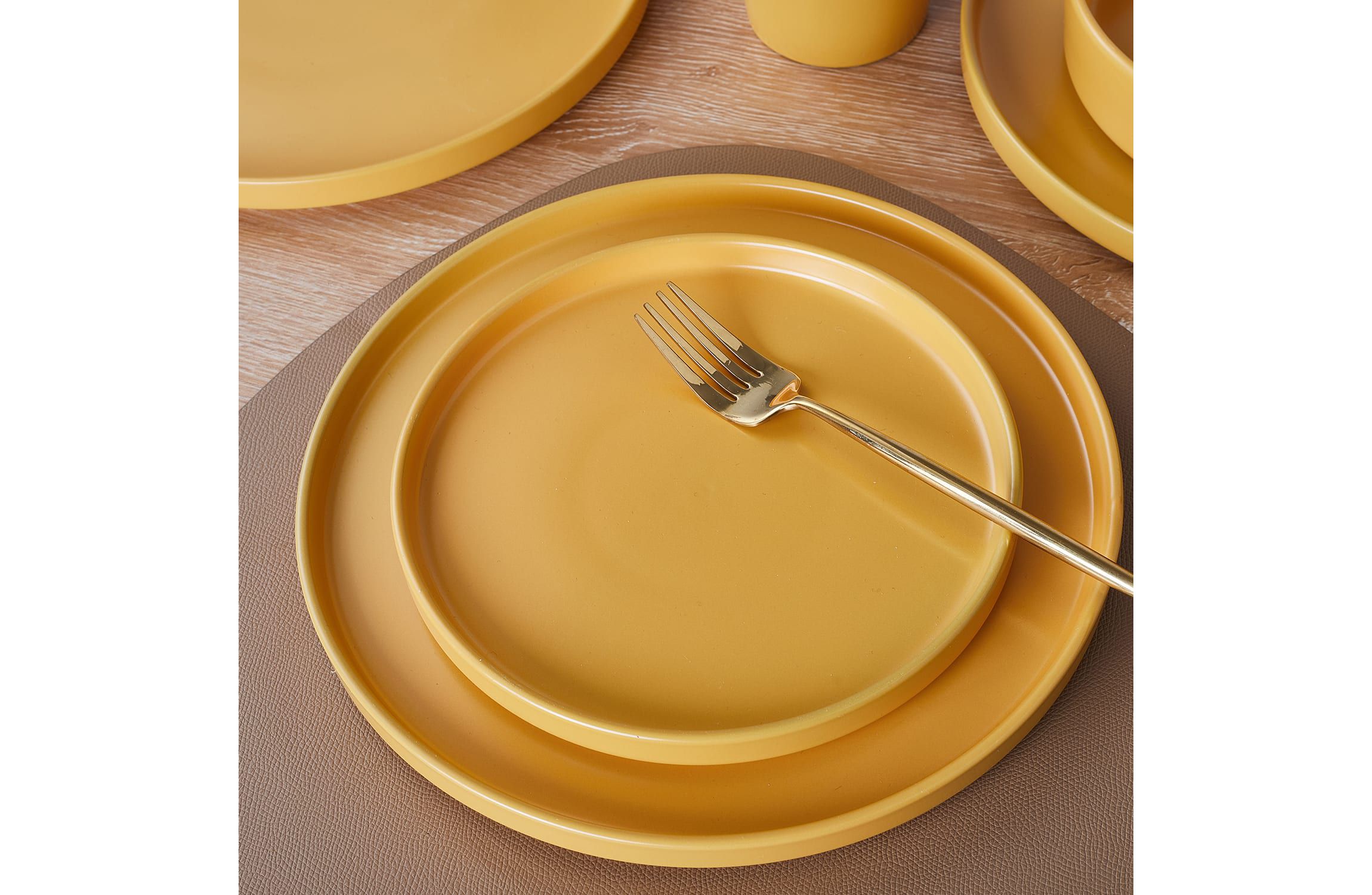 Cleo 32 pcs Dinnerware Set