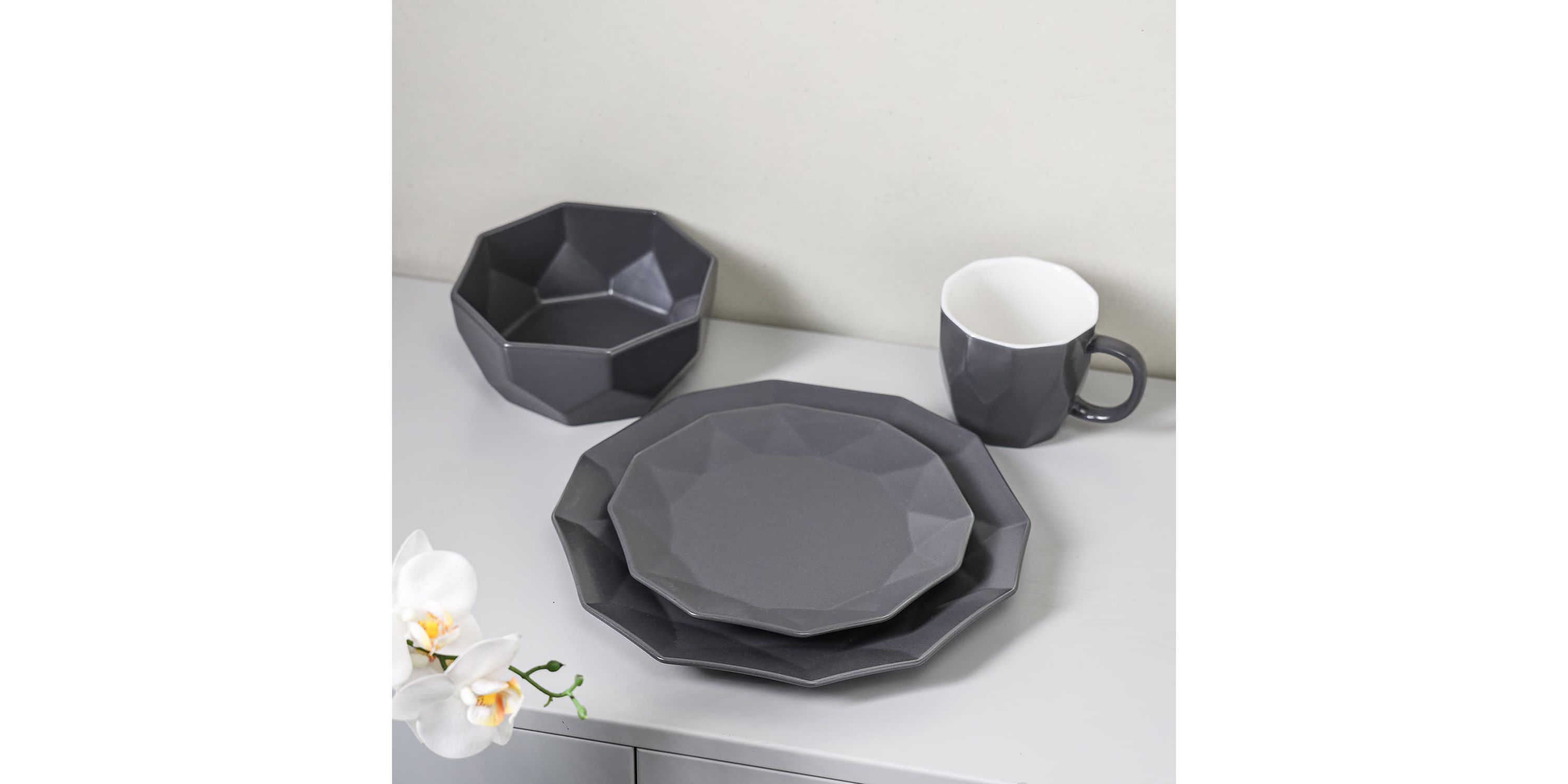 Jamie 32 pcs Dinnerware Set