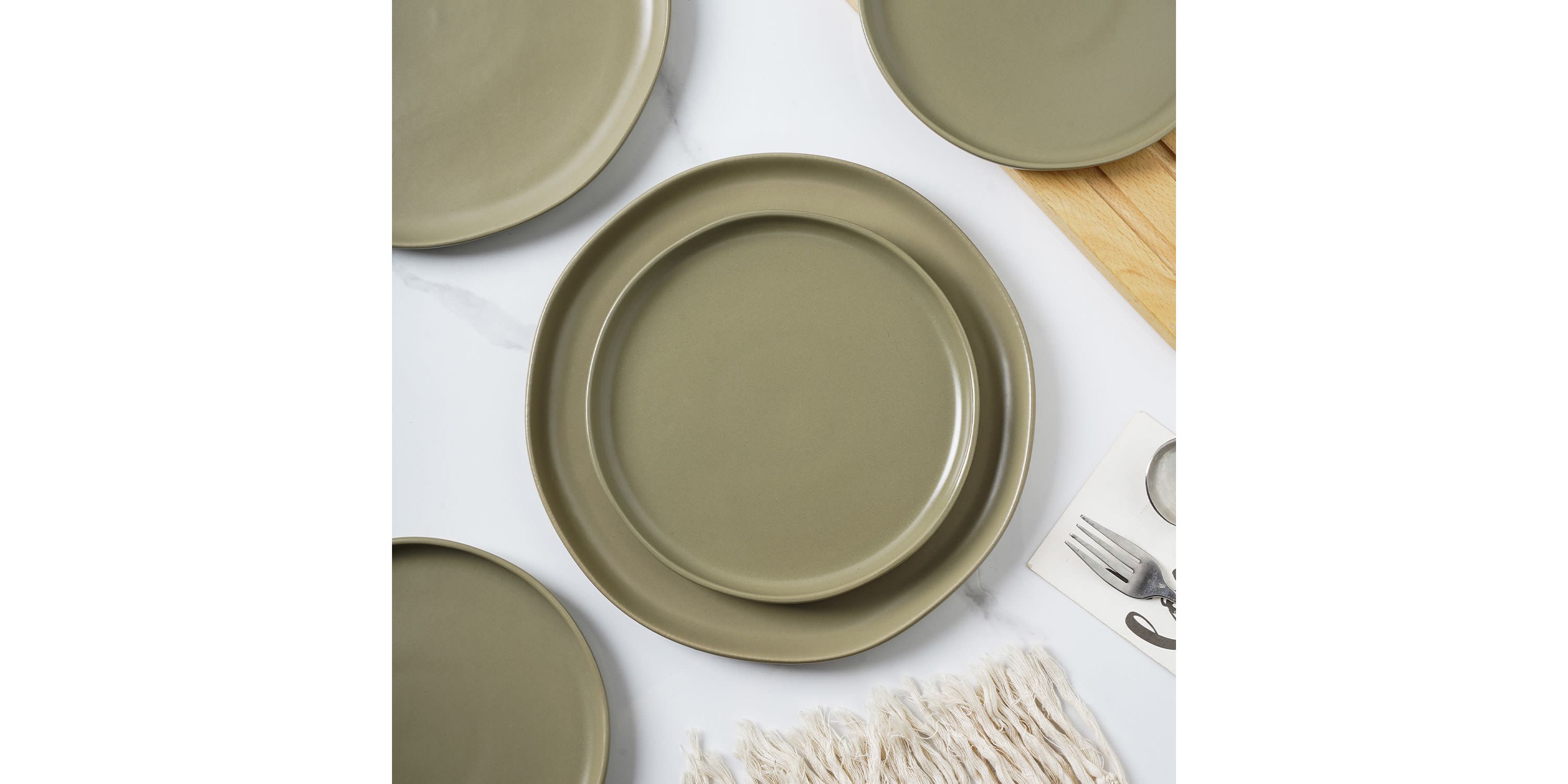 Tom 32 pcs Dinnerware Set