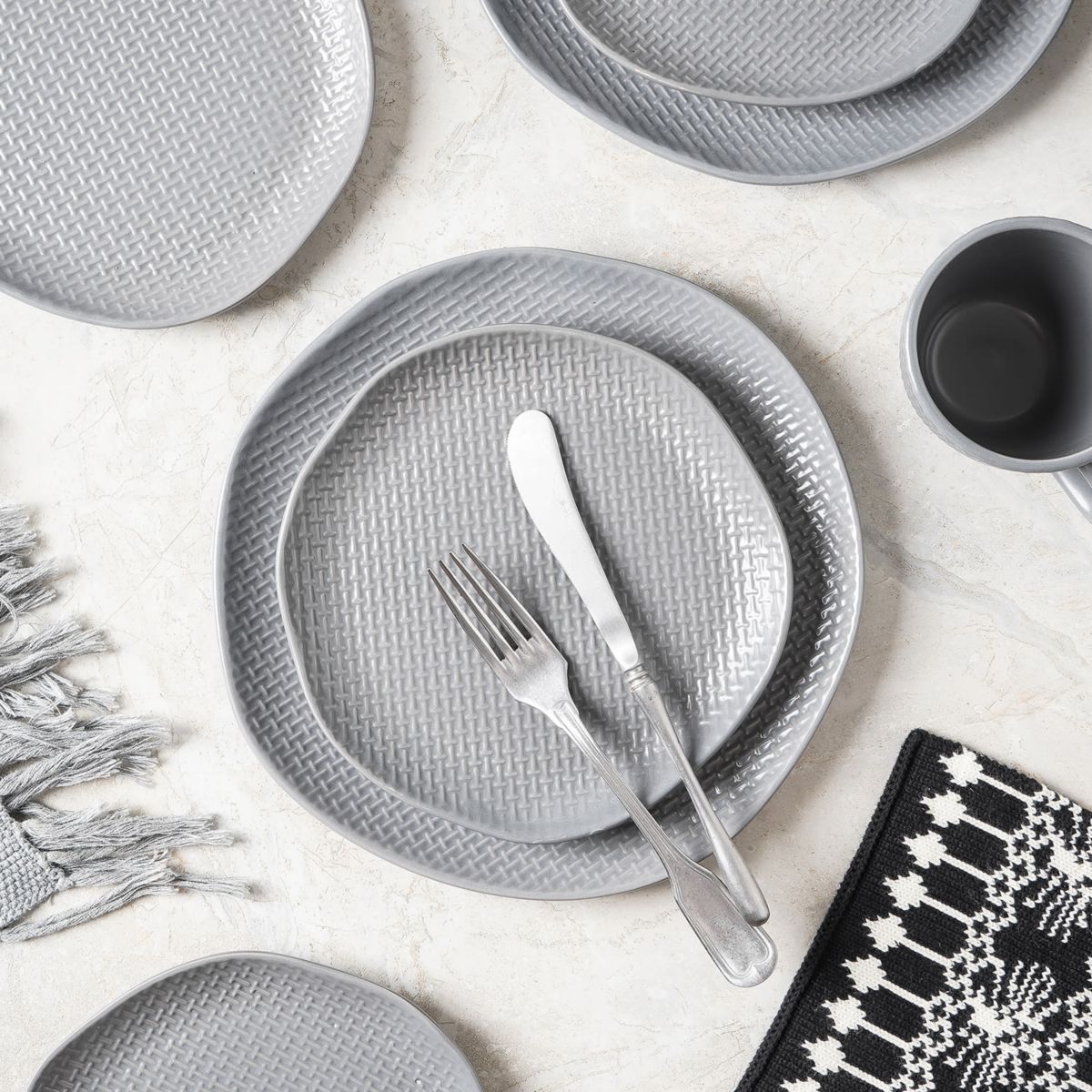 Abigail 32 pcs Dinnerware Set