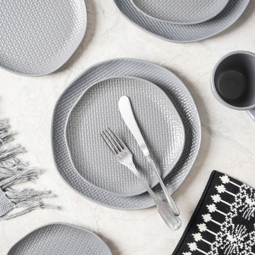 Abigail 32 pcs Dinnerware Set