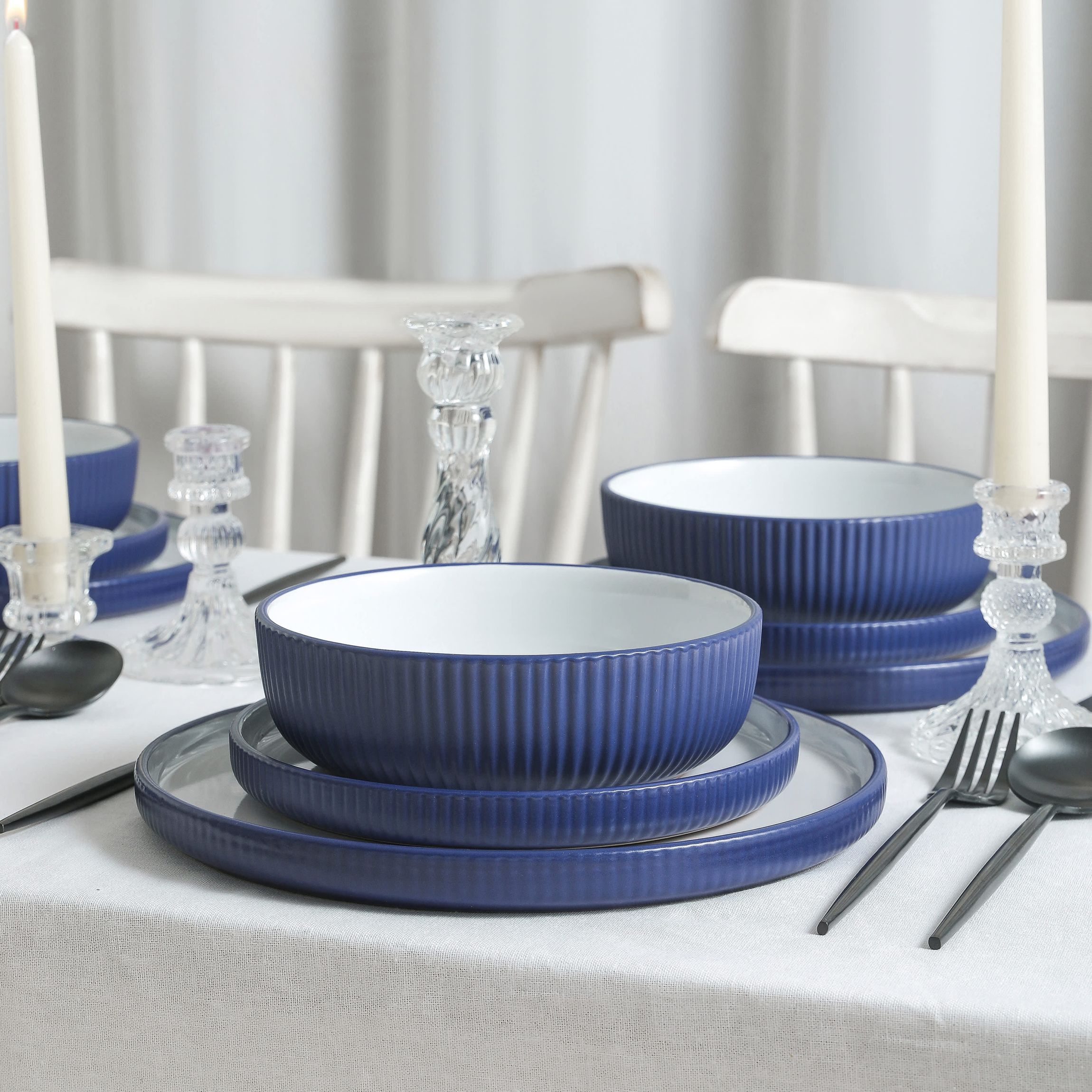 Laro 24 pcs Dinnerware Set