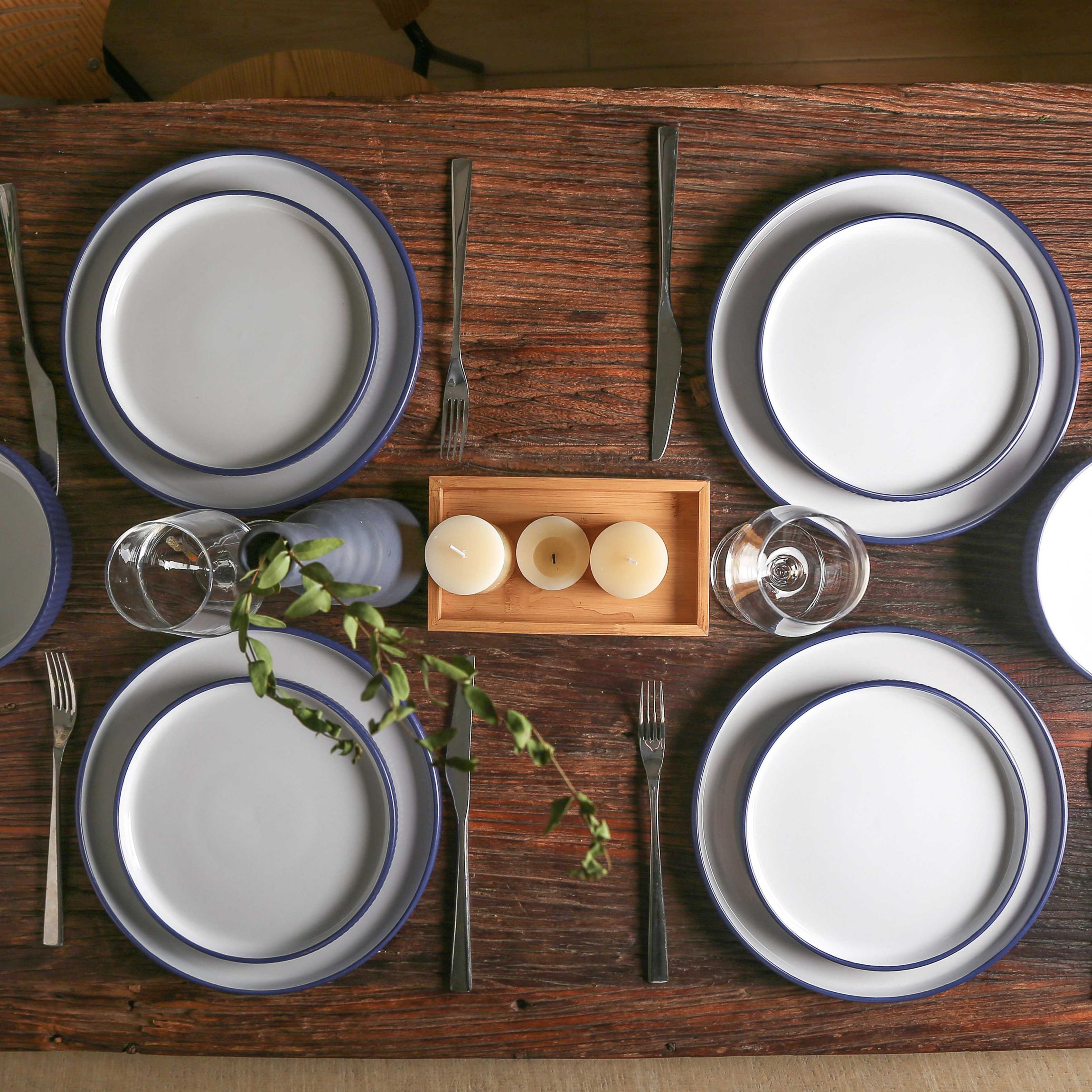 Laro 24 pcs Dinnerware Set